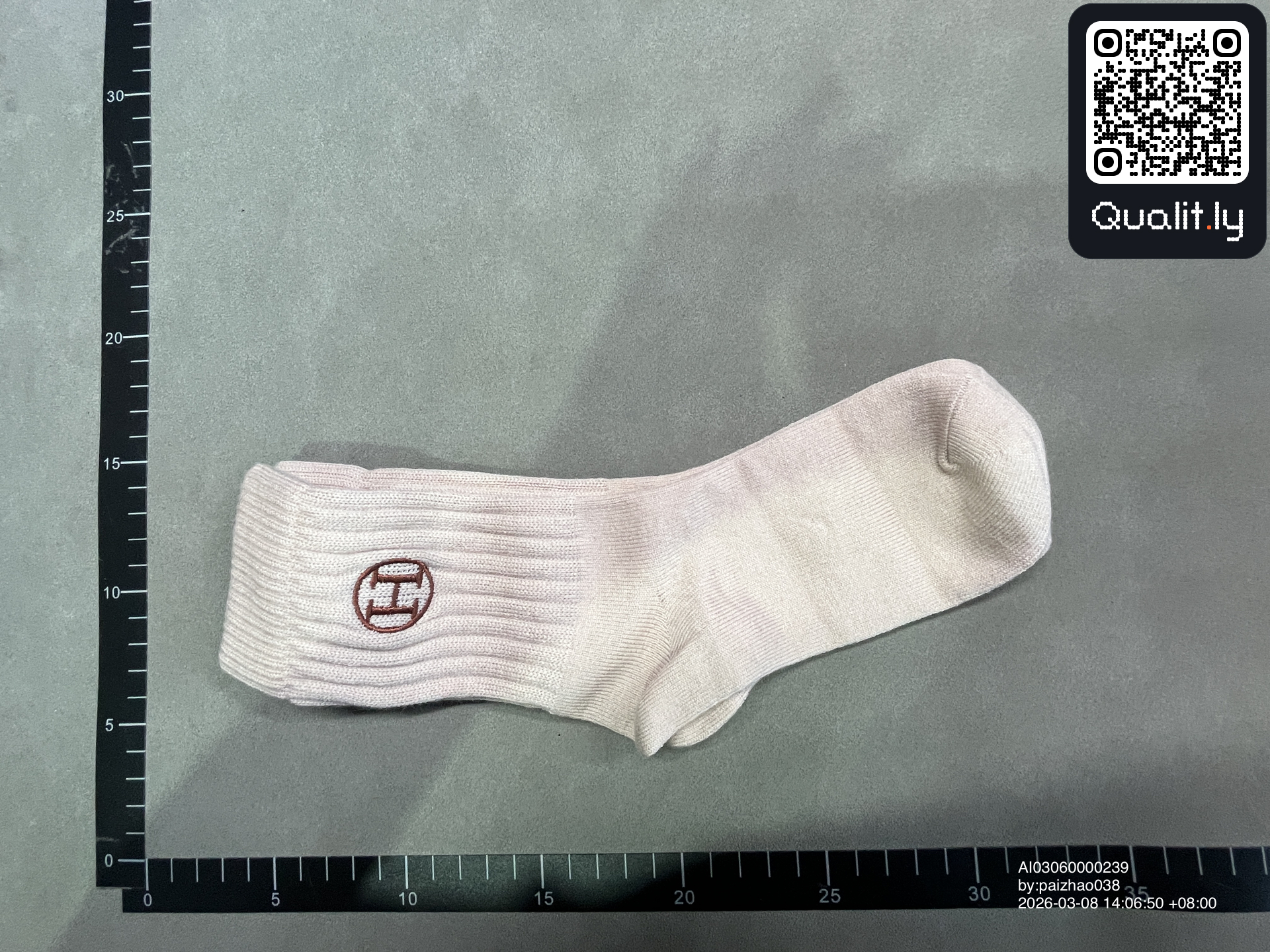 Socks QC photo 2 of 32