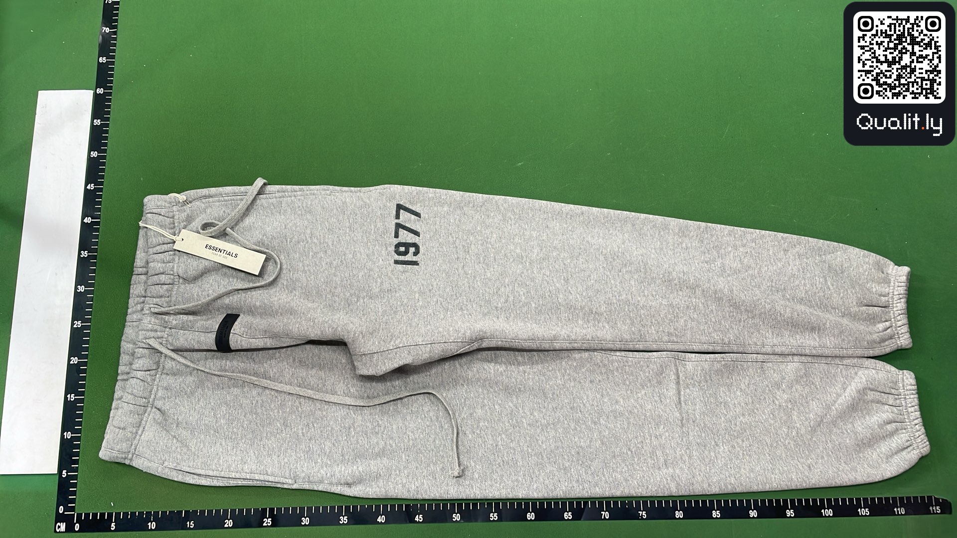 Pants QC photo 2 of 120