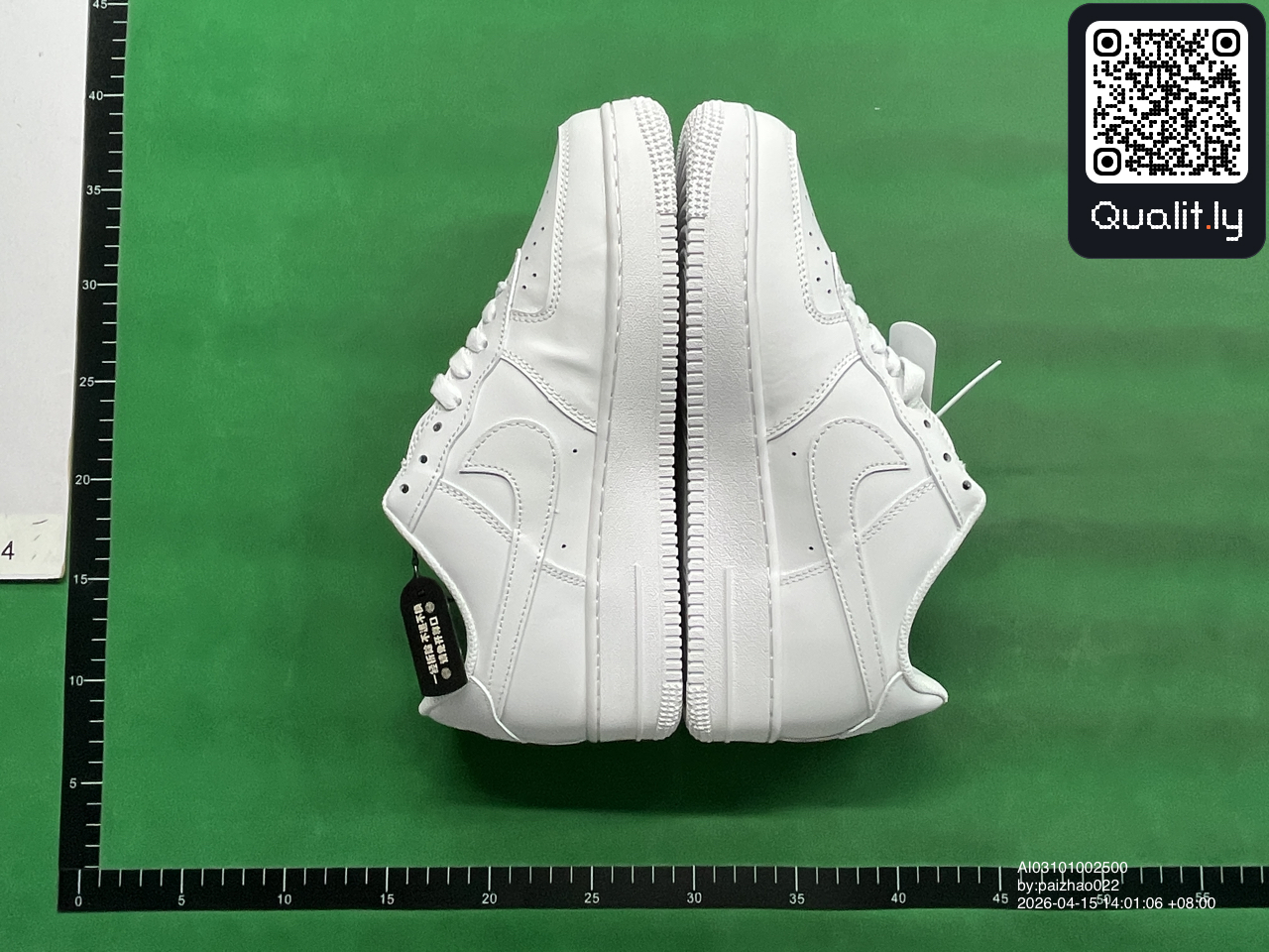 Sneakers QC photo 3 of 26