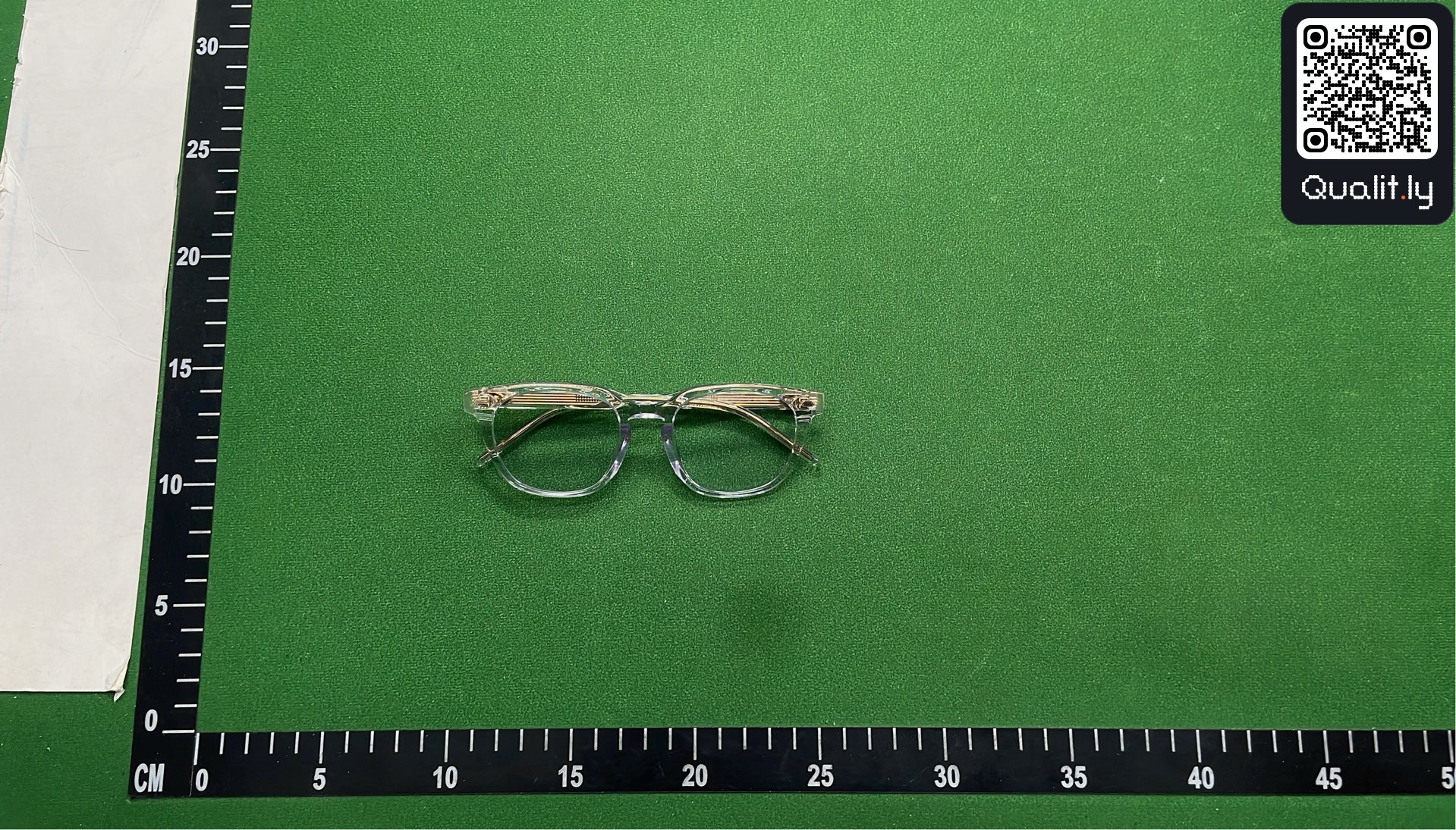 Sunglasses QC photo 1 of 3