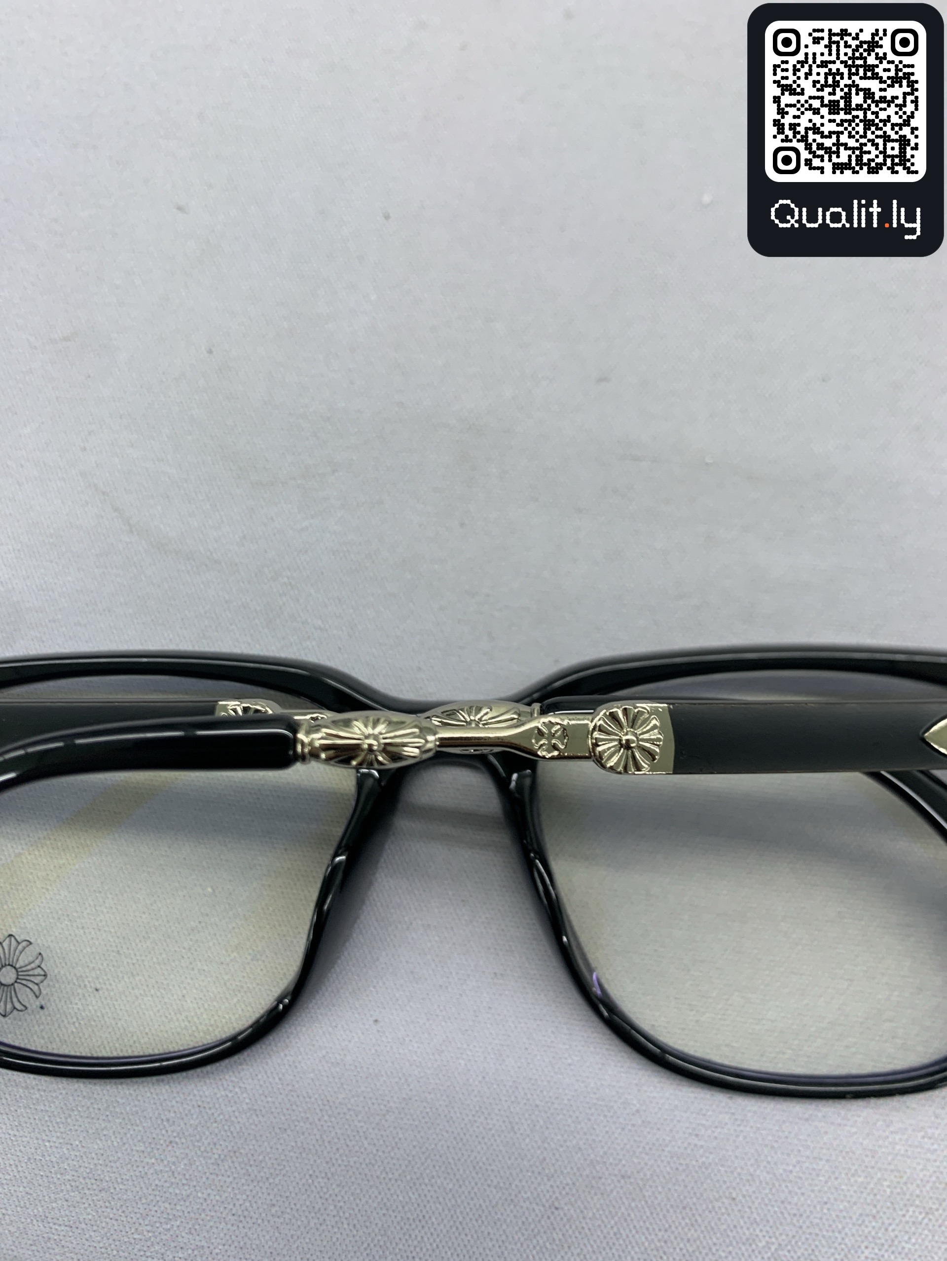 Sunglasses QC photo 1 of 20