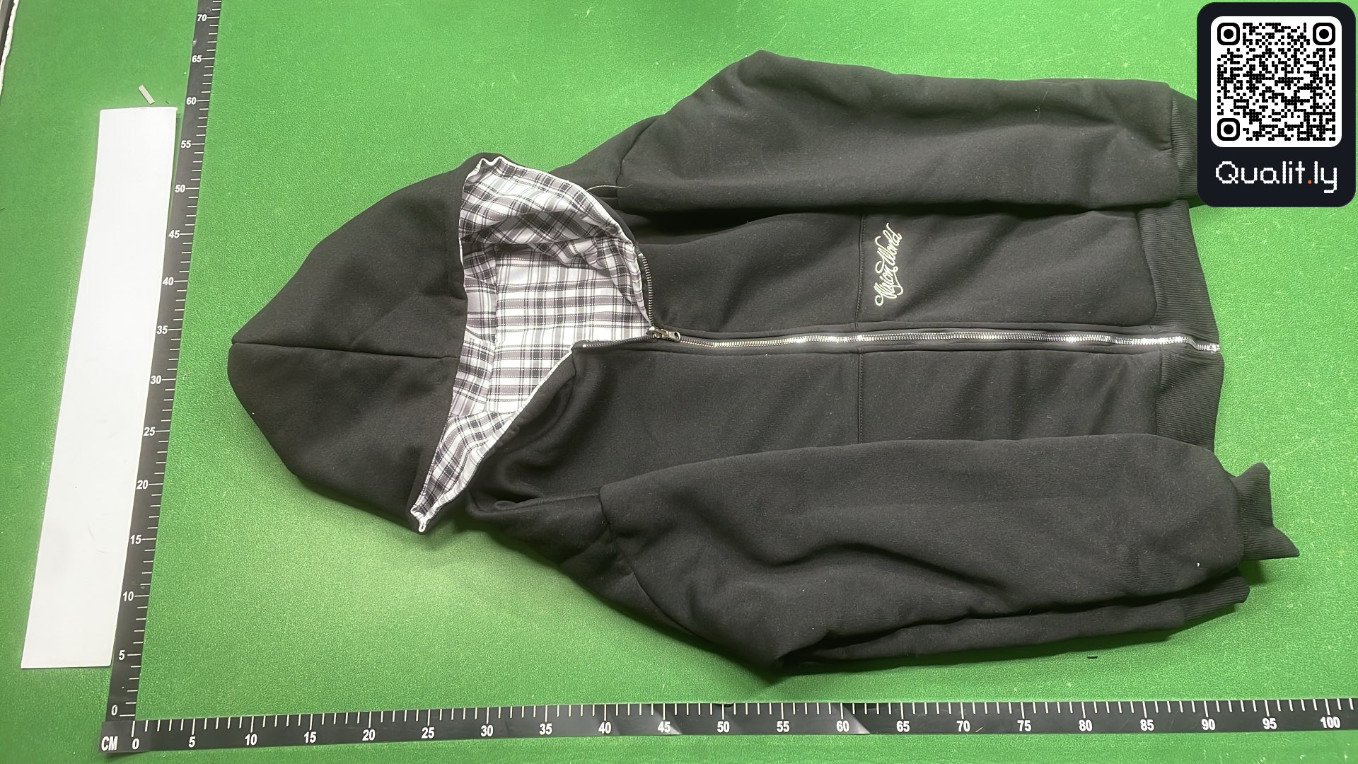 Hoodie QC photo 2 of 4