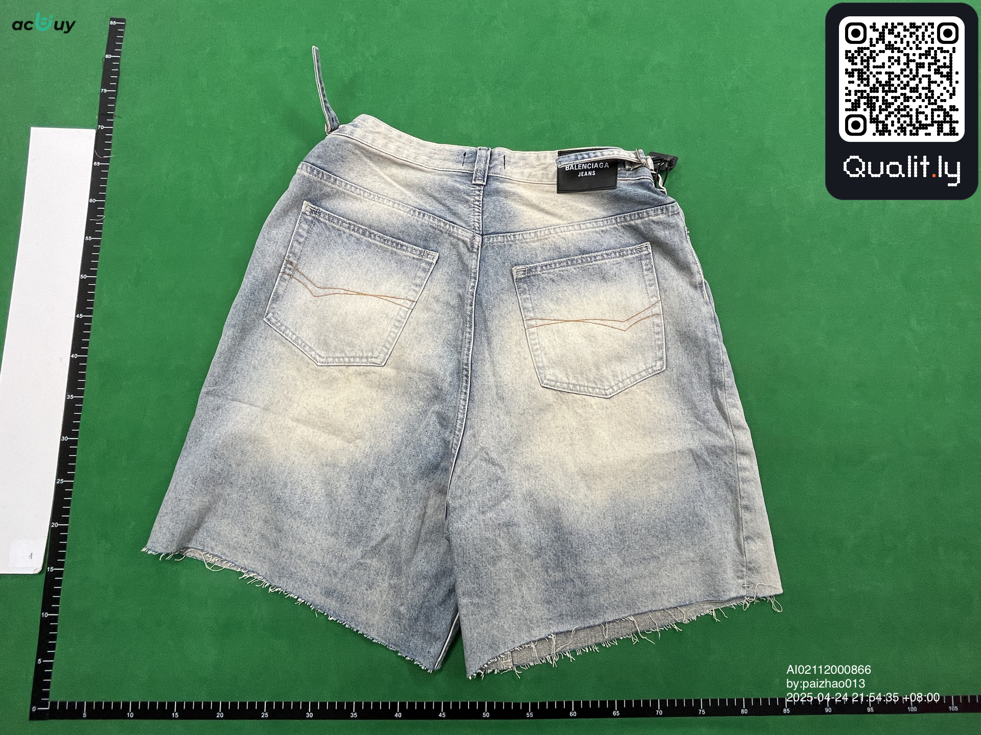 Jeans — QC-Foto 2 von 12
