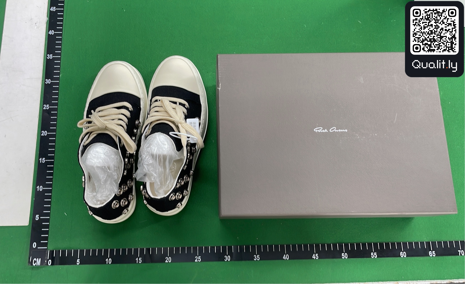 Sneakers — QC-foto 1 av 6