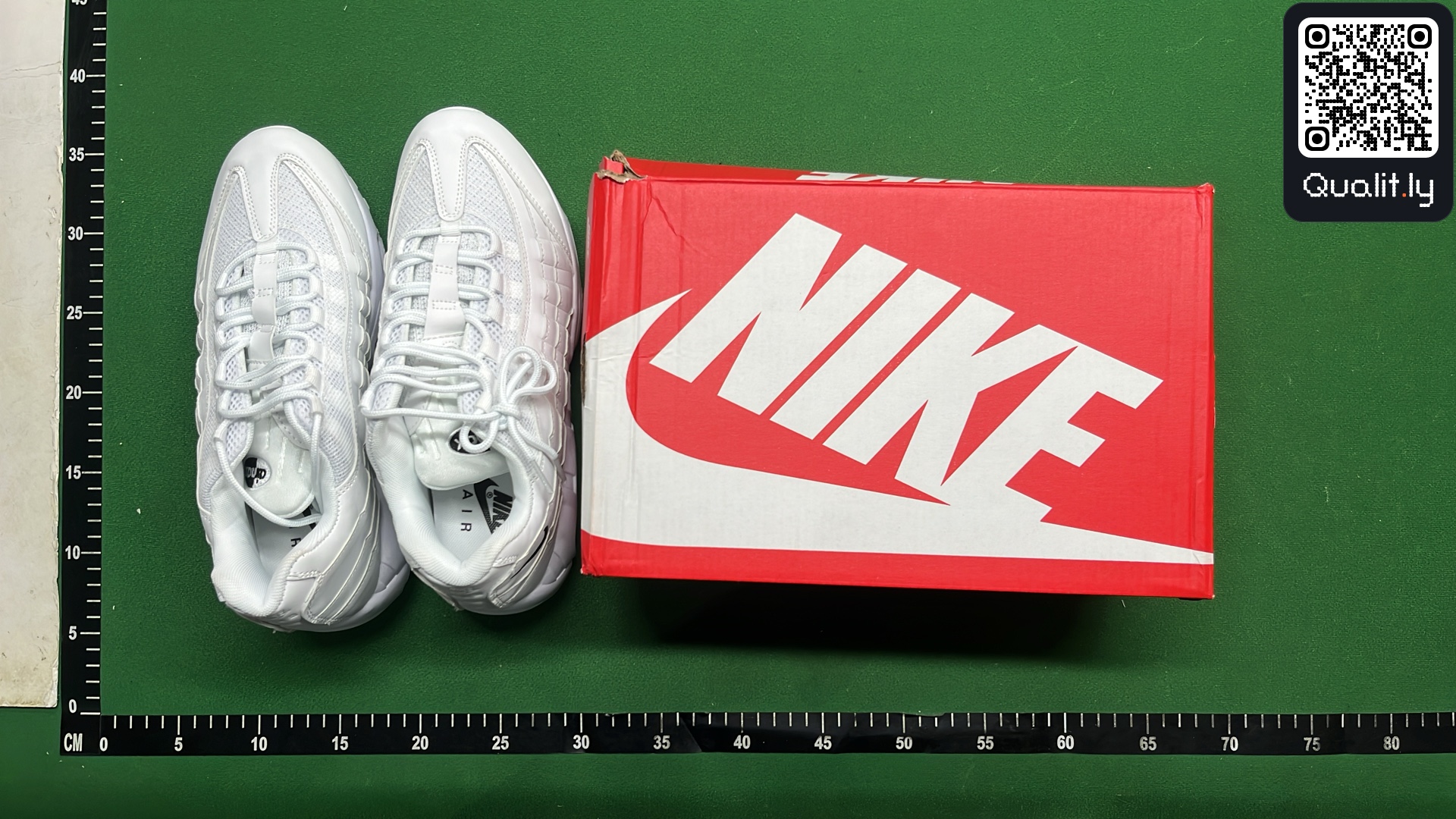 Sneakers — foto QC 1 di 18