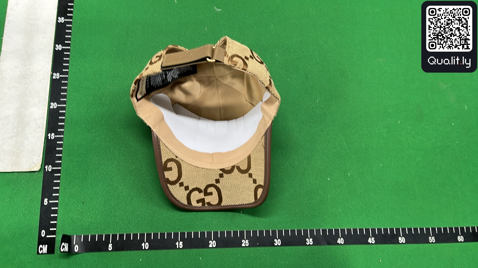 Casquette — photo QC 3 sur 6