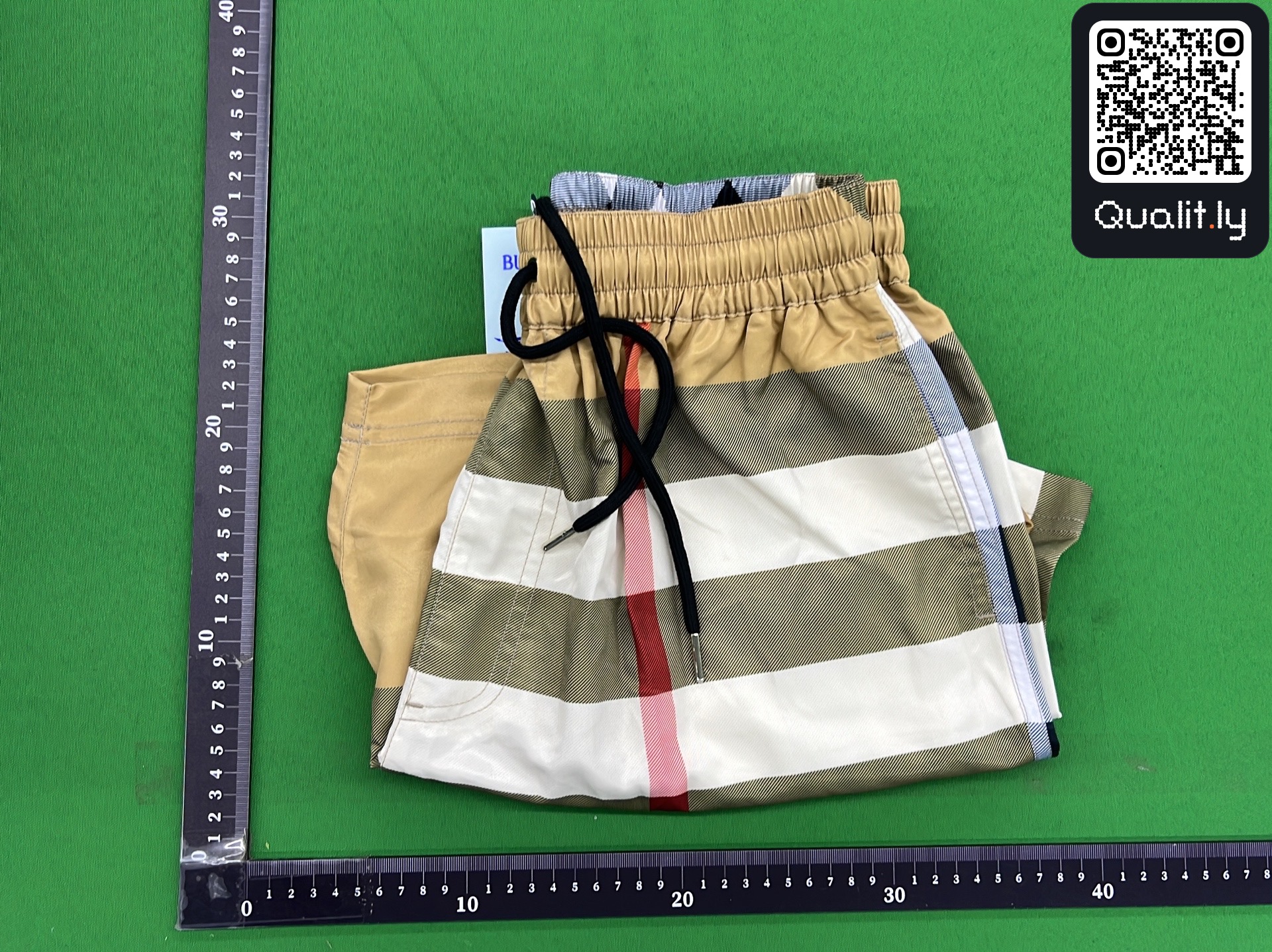 Shorts QC photo 1 of 143