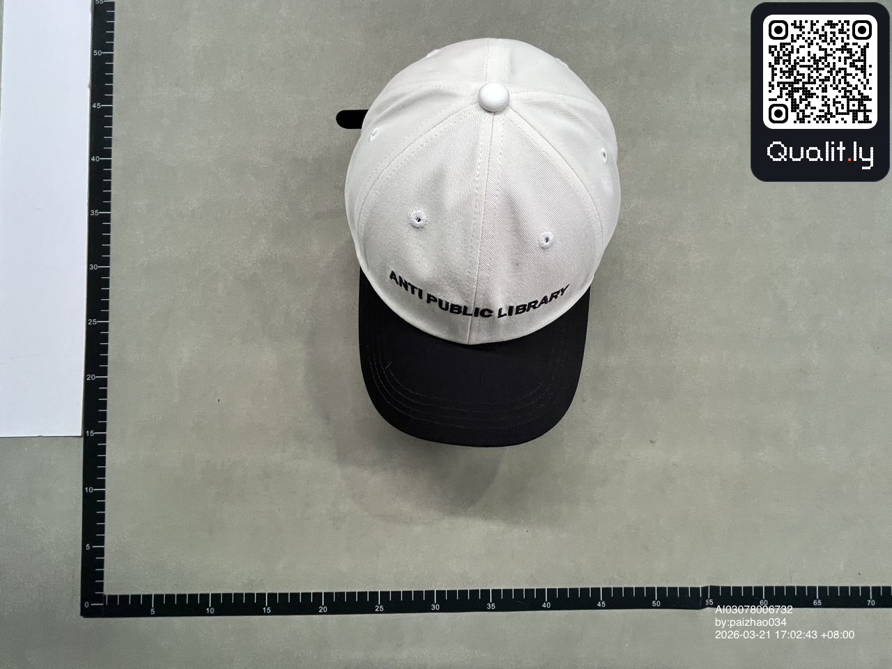 Casquette — photo QC 3 sur 3
