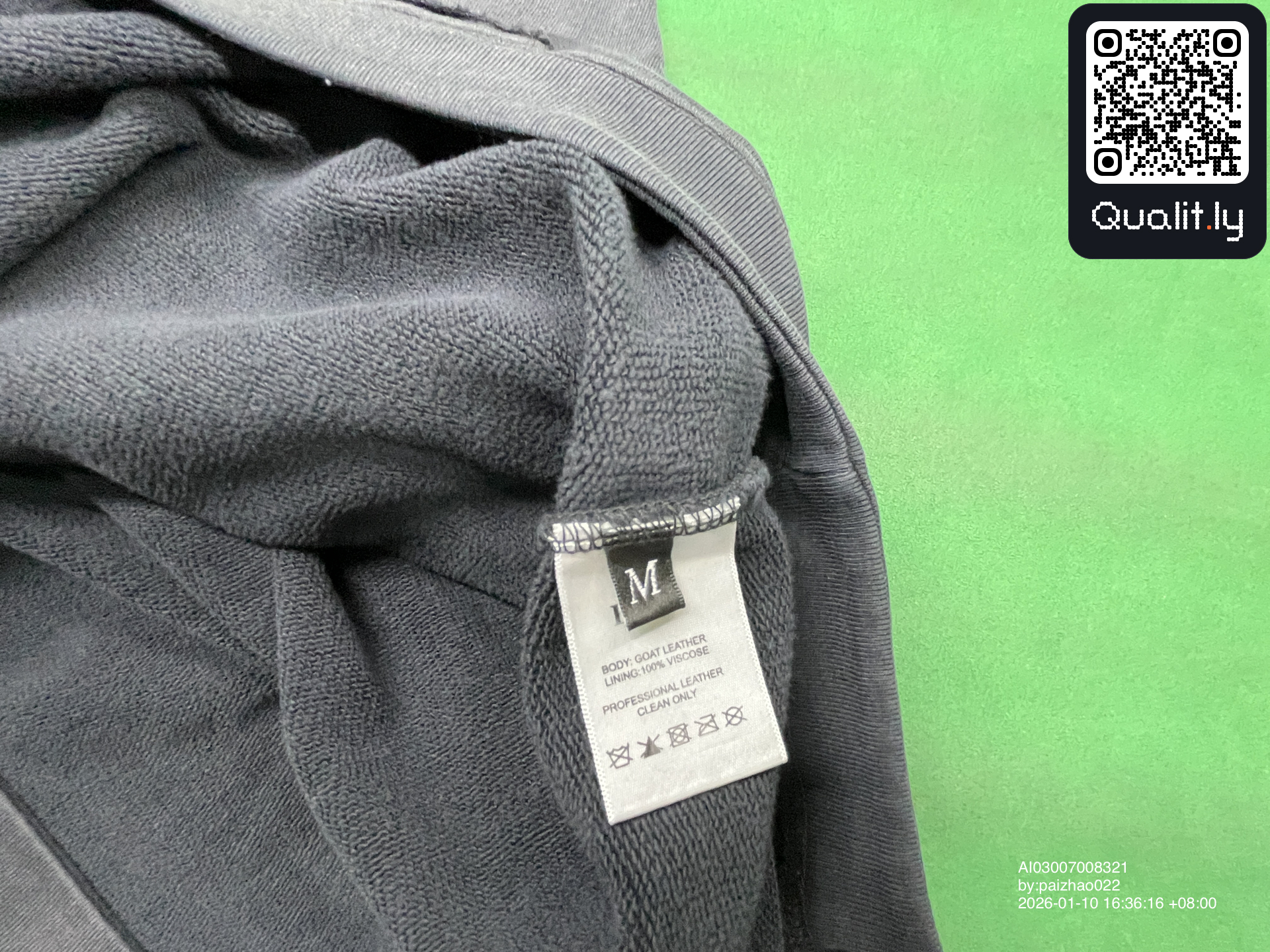 Hoodie — QC-foto 3 van 14