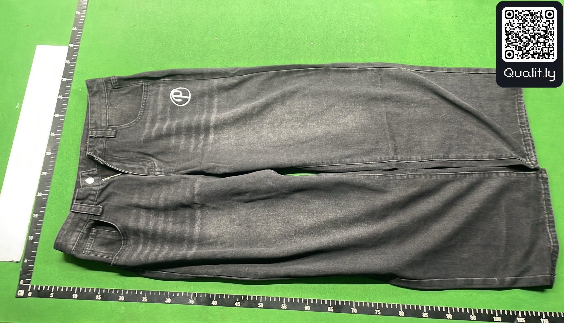 Jeans — foto QC 2 di 12
