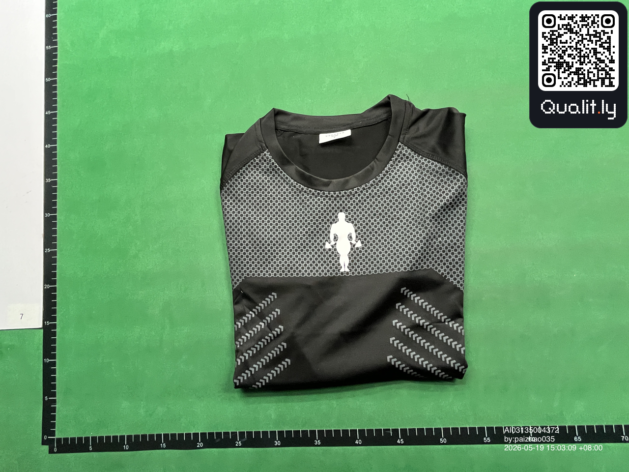T-Shirt — QC-Foto 1 von 8