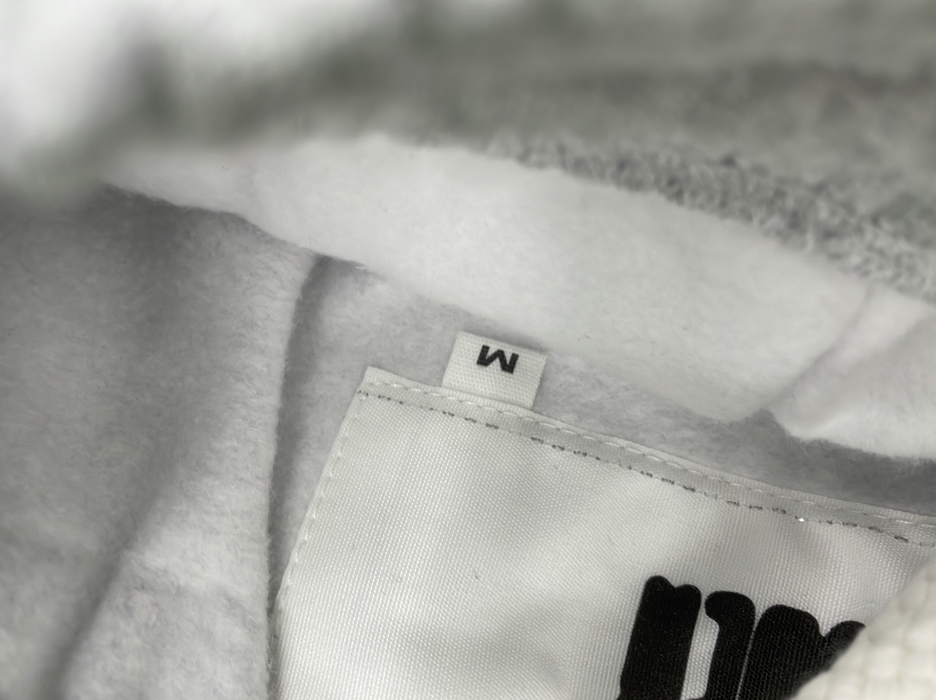 Sweat à capuche — photo QC 2 sur 4