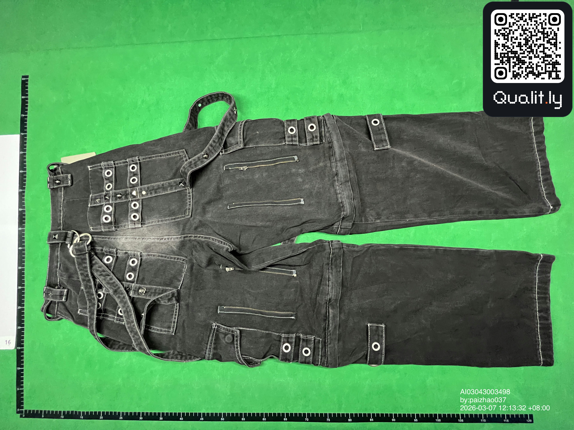 Pants QC photo 2 of 33