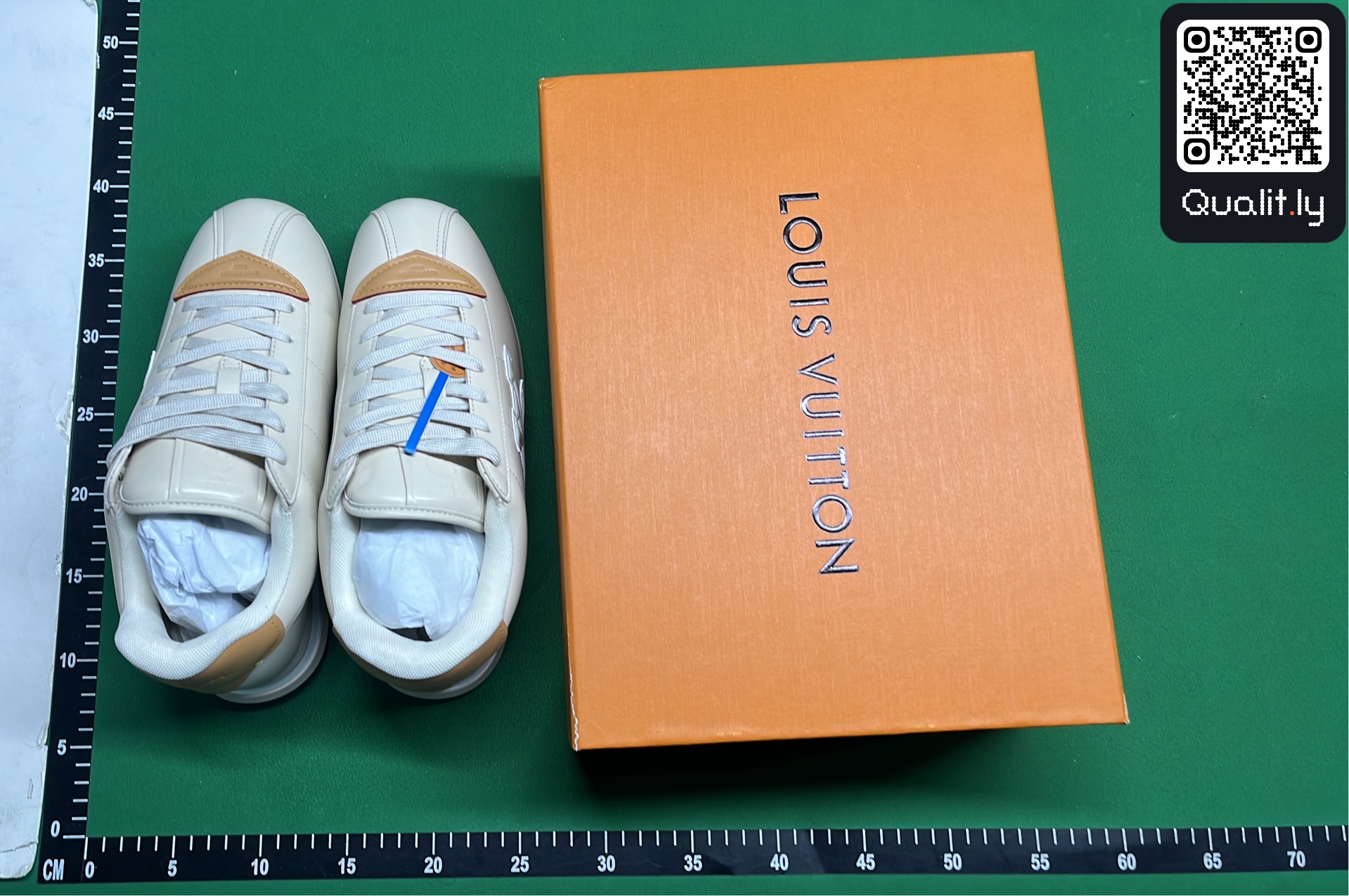 Sneakers QC photo 1 of 6