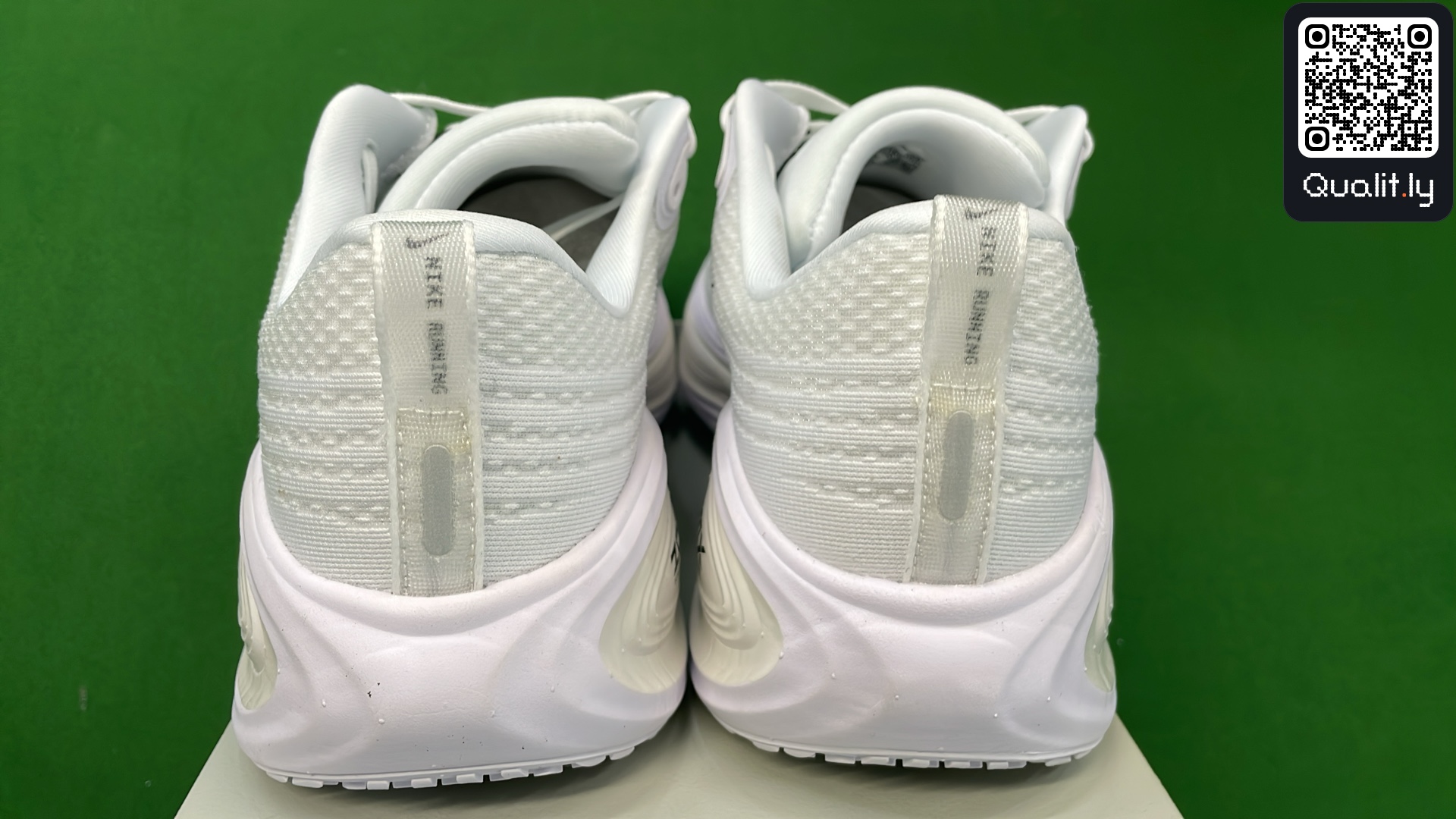 Sneaker — QC-Foto 3 von 16