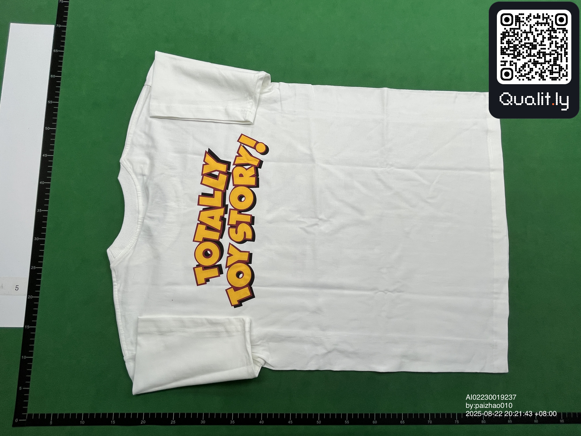 T-shirt — foto QC 2 de 8