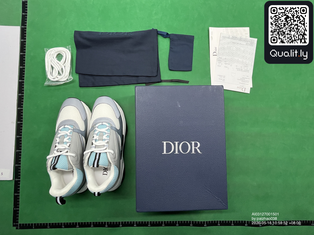 Sneakers QC photo 1 of 48