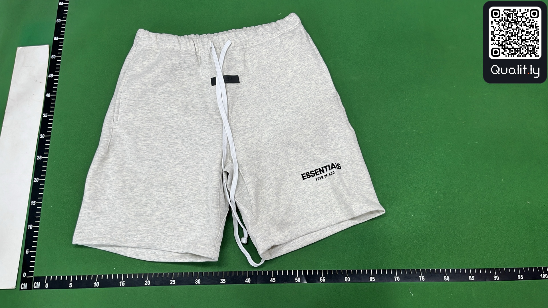 Short — photo QC 2 sur 57