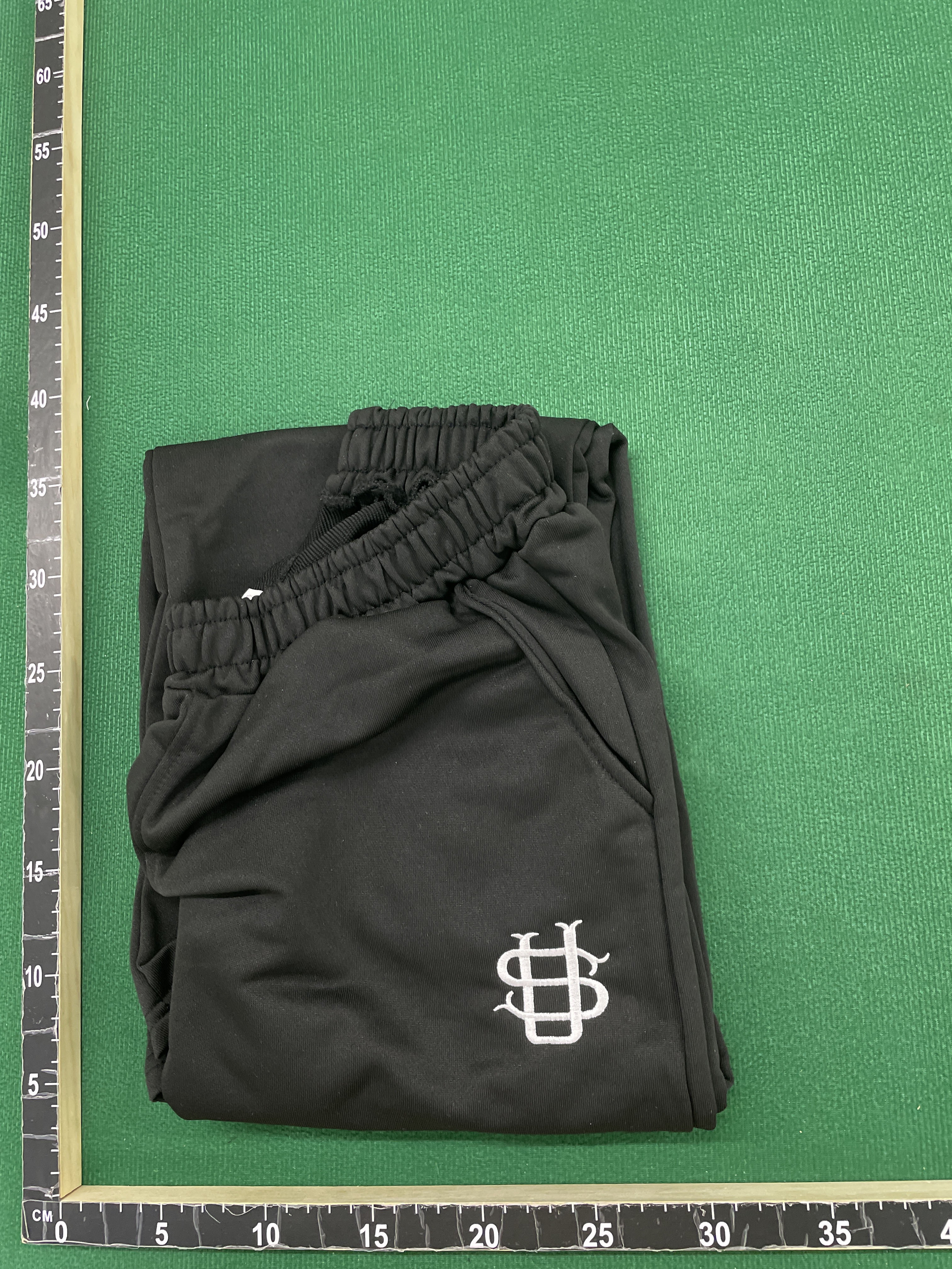 Pants QC photo 1 of 127