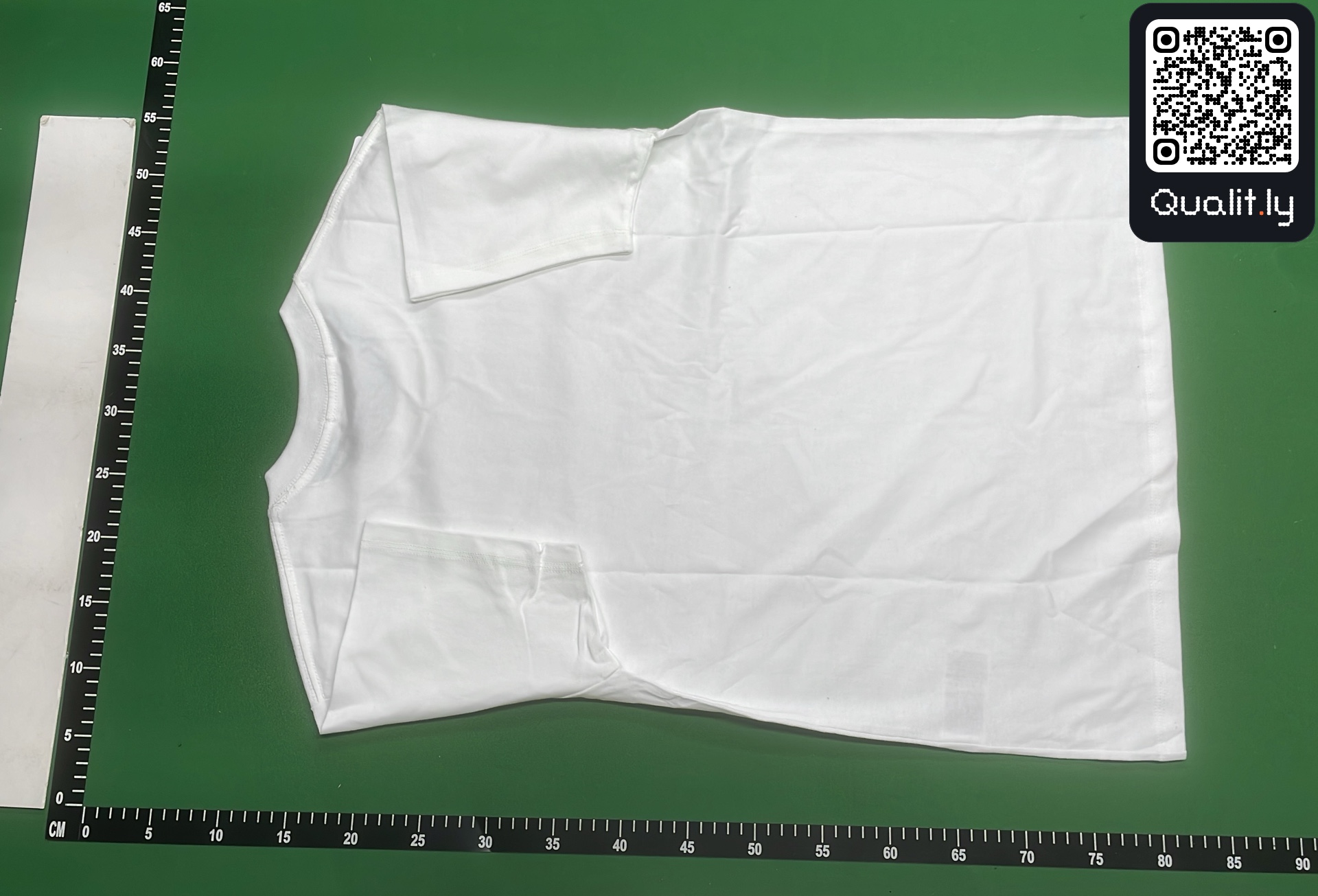 T-Shirt — QC-Foto 3 von 8