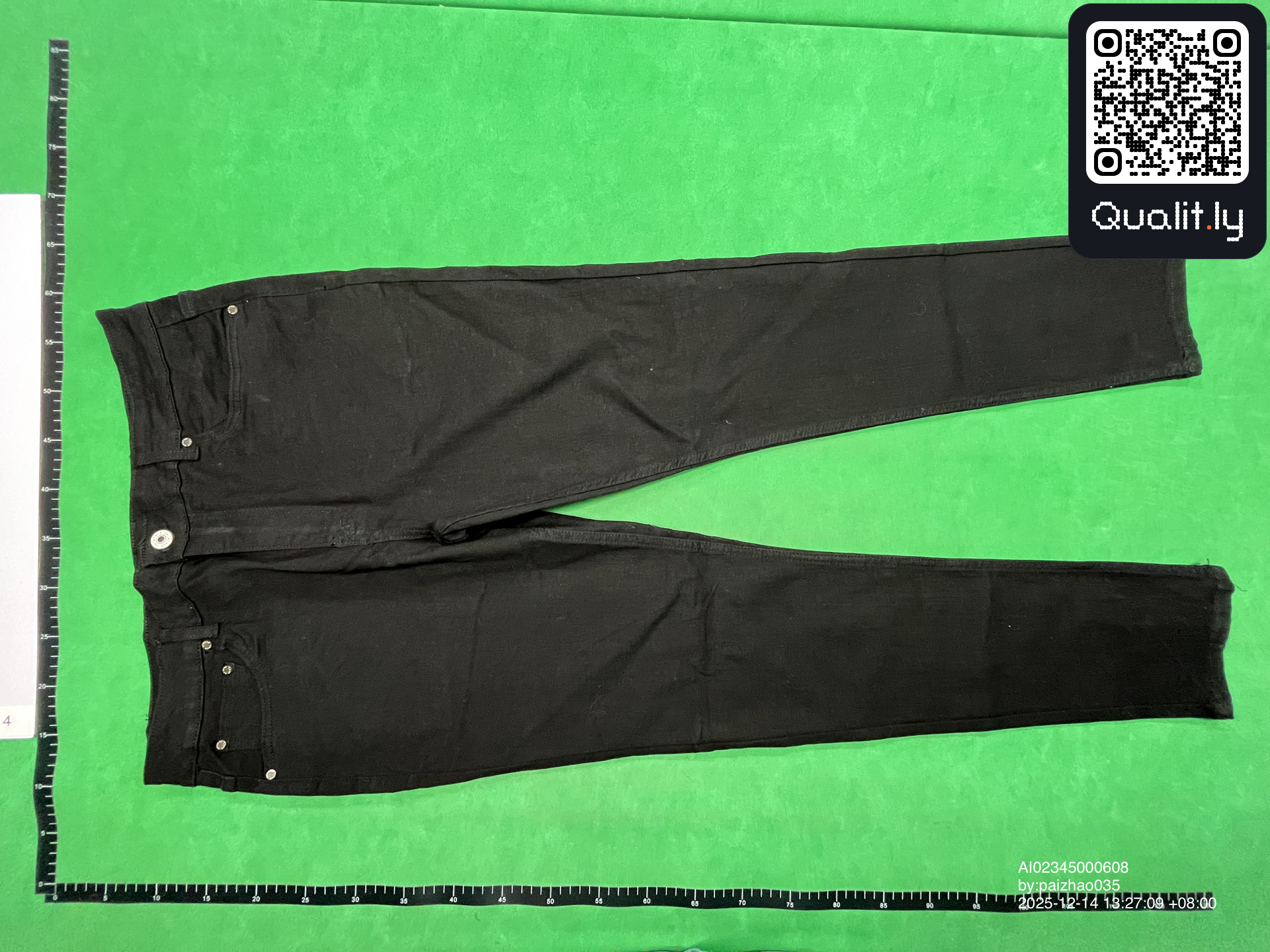 Jean — photo QC 3 sur 32