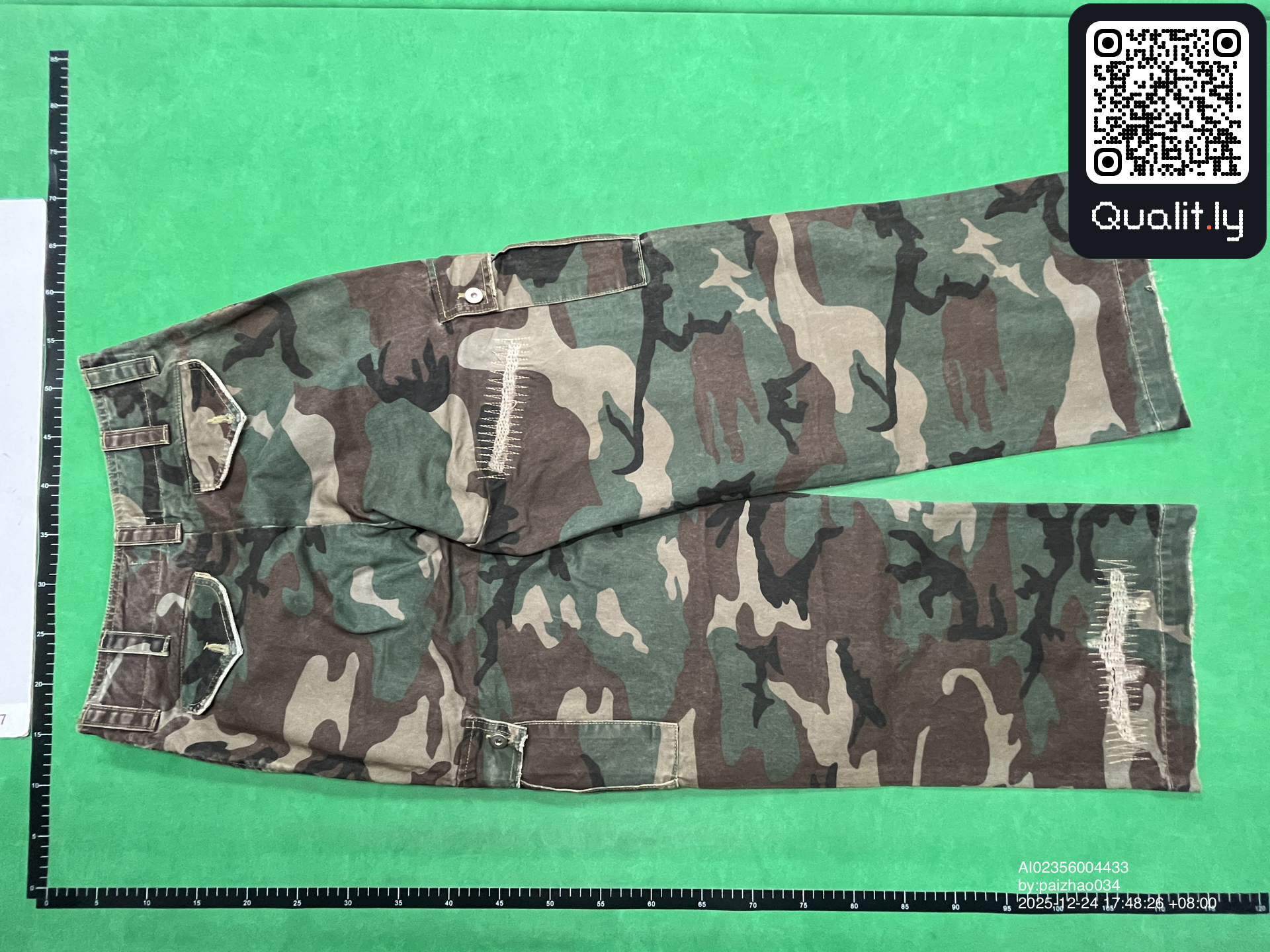 Pantalon — photo QC 2 sur 4