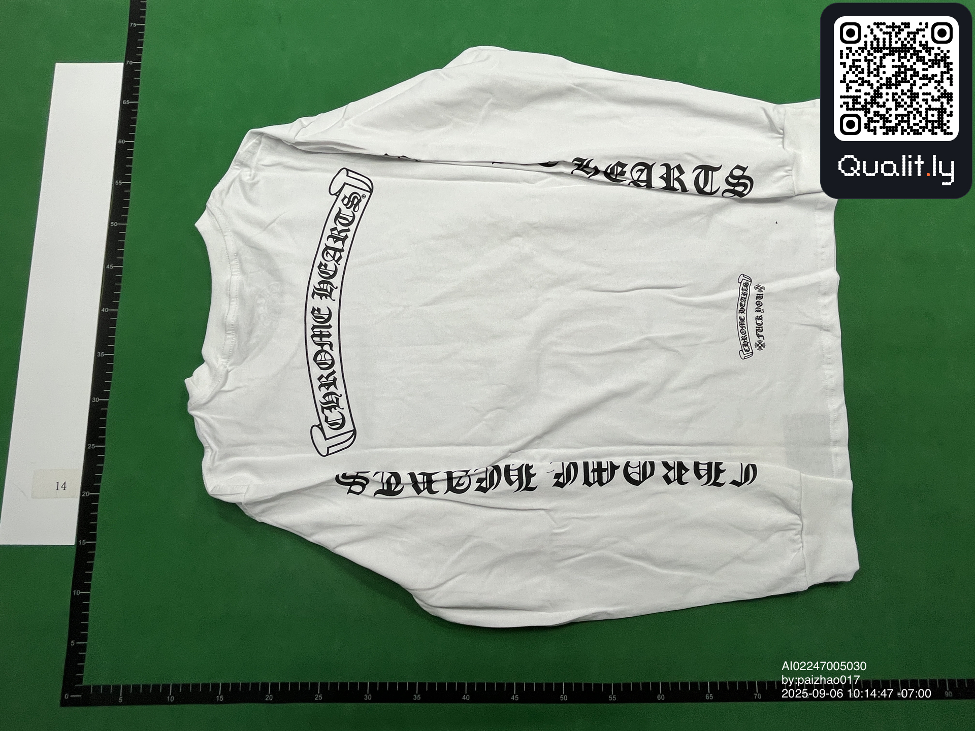 Sneakers QC photo 2 of 4