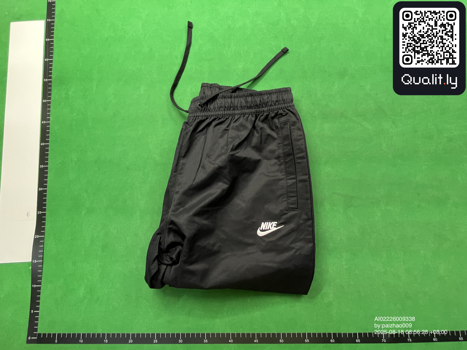 Pants QC photo 1 of 42