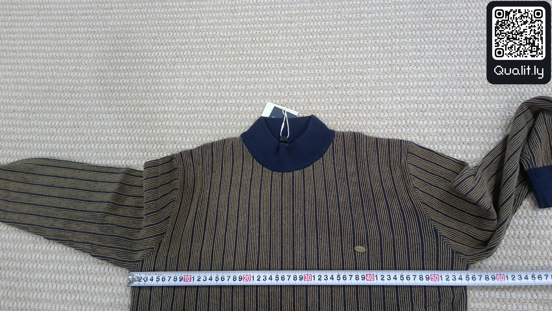 Sweater QC photo 3 of 9