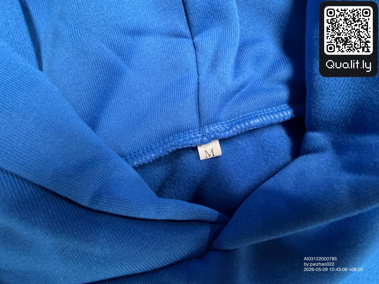 Hoodie — QC-Foto 1 von 67
