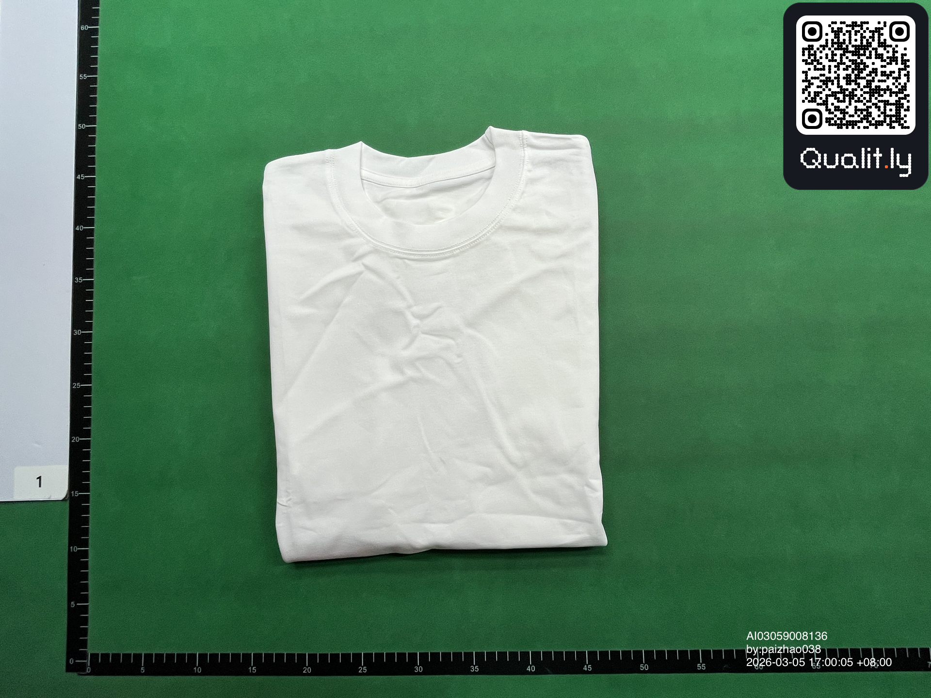T-shirt — foto QC 1 di 48