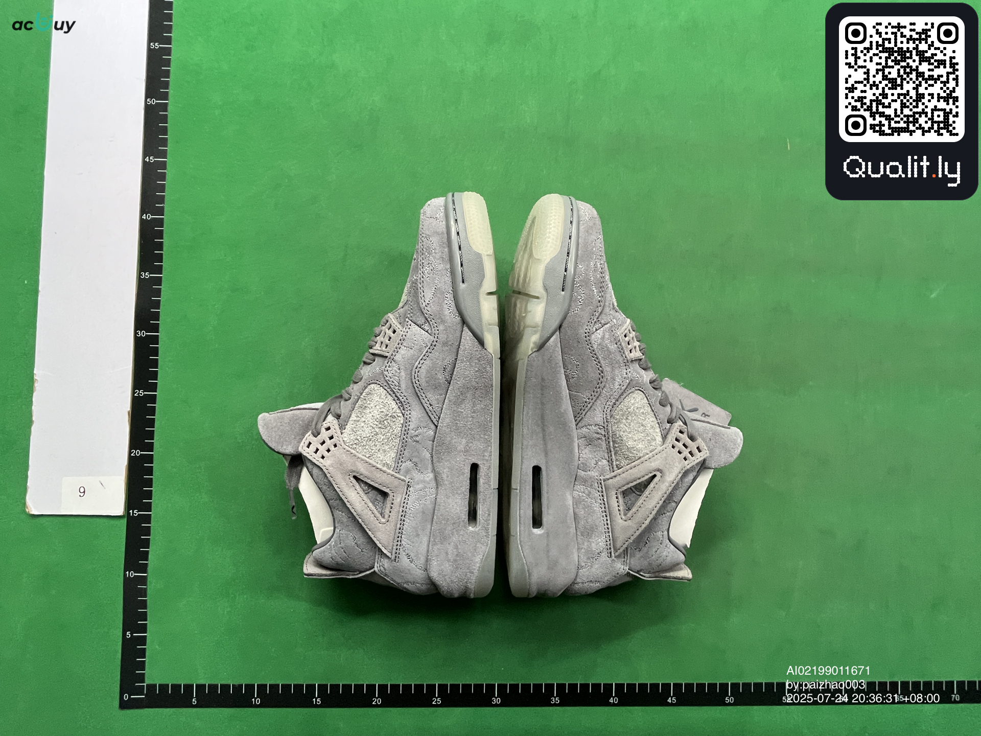 Sneakers QC photo 3 of 30