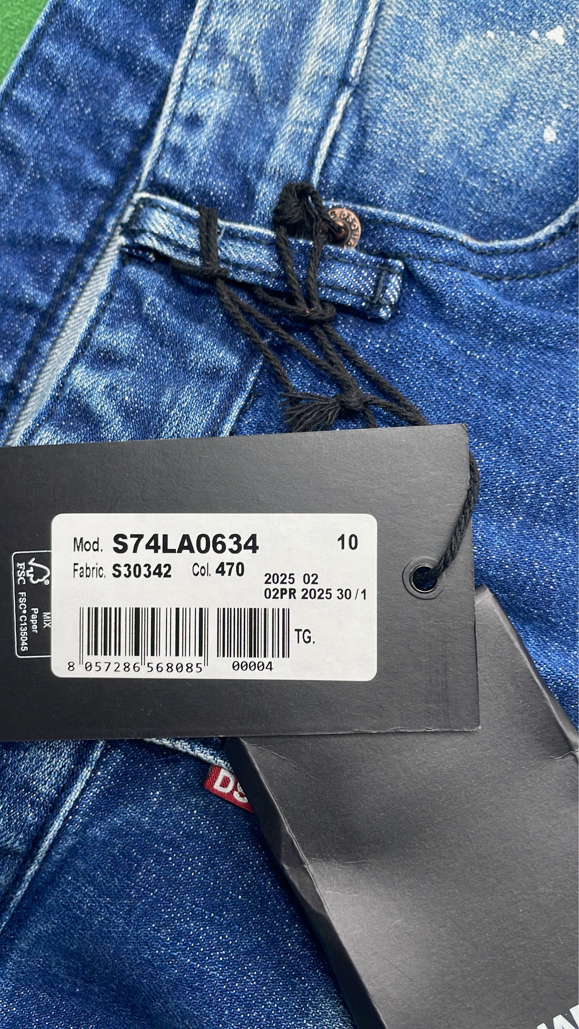 Jeans — QC-foto 1 av 4
