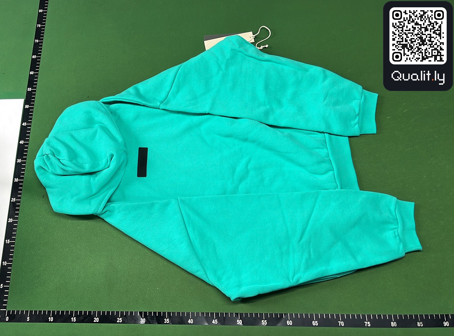 Hoodie QC photo 2 of 50