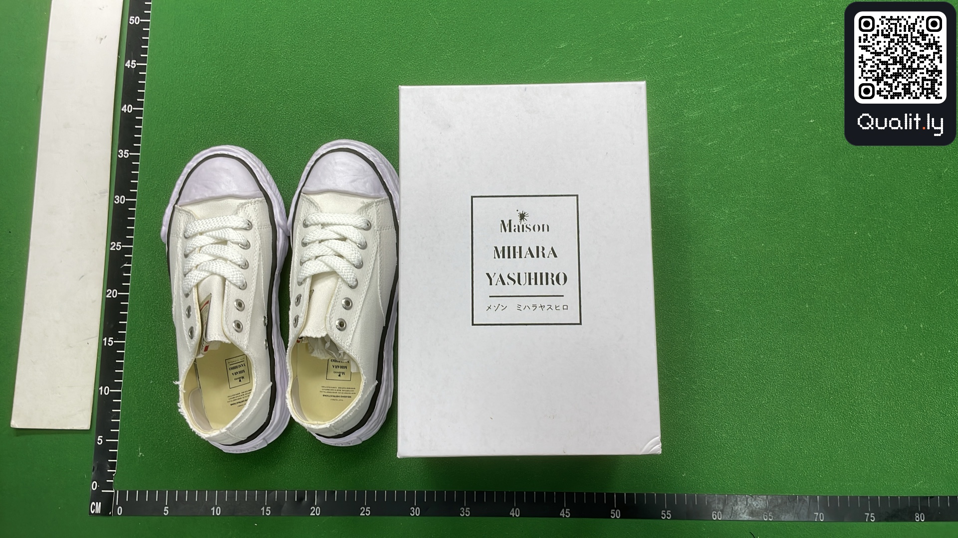 Sneakers QC photo 1 of 12