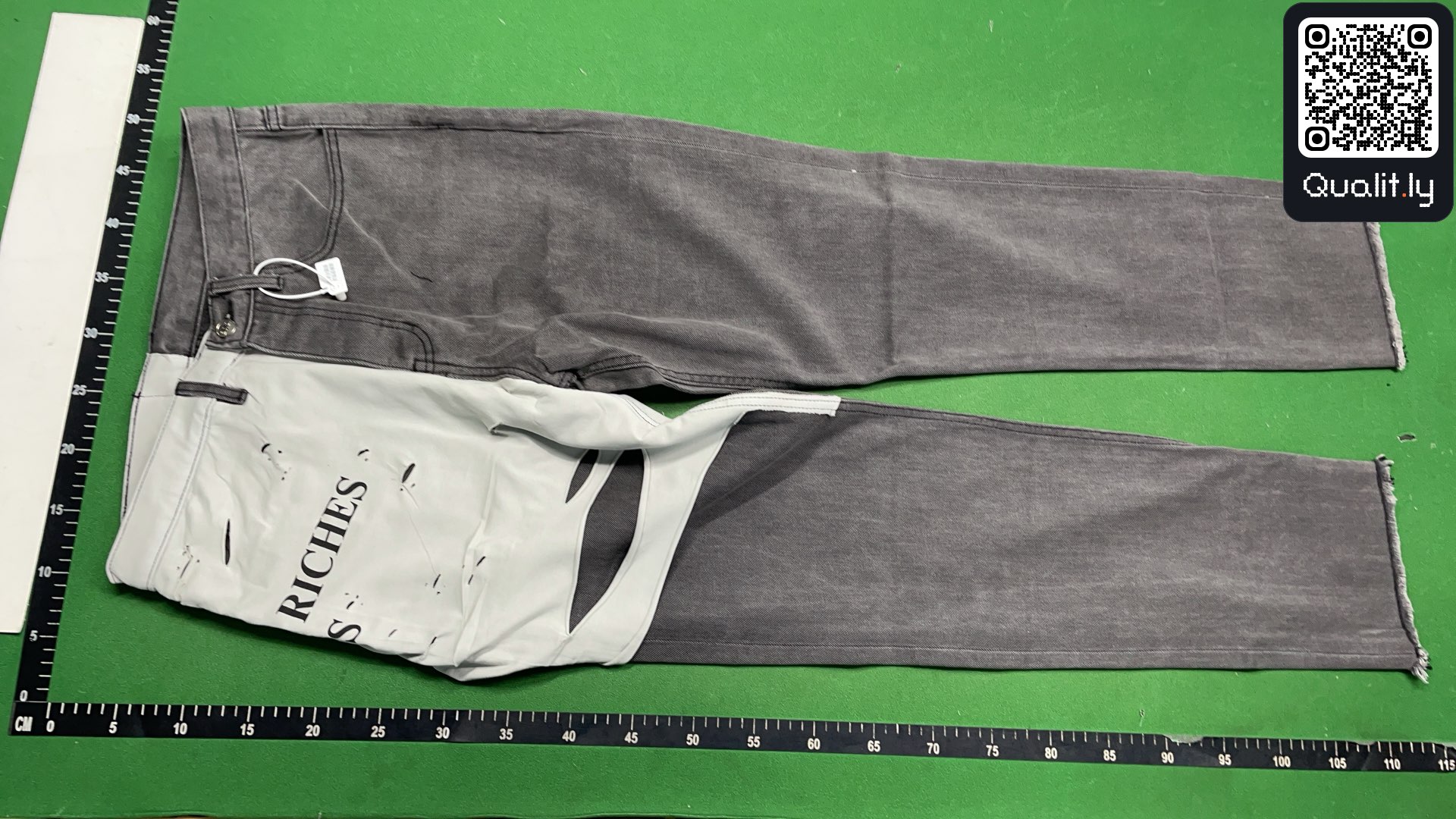 Jeans — QC-foto 2 av 4