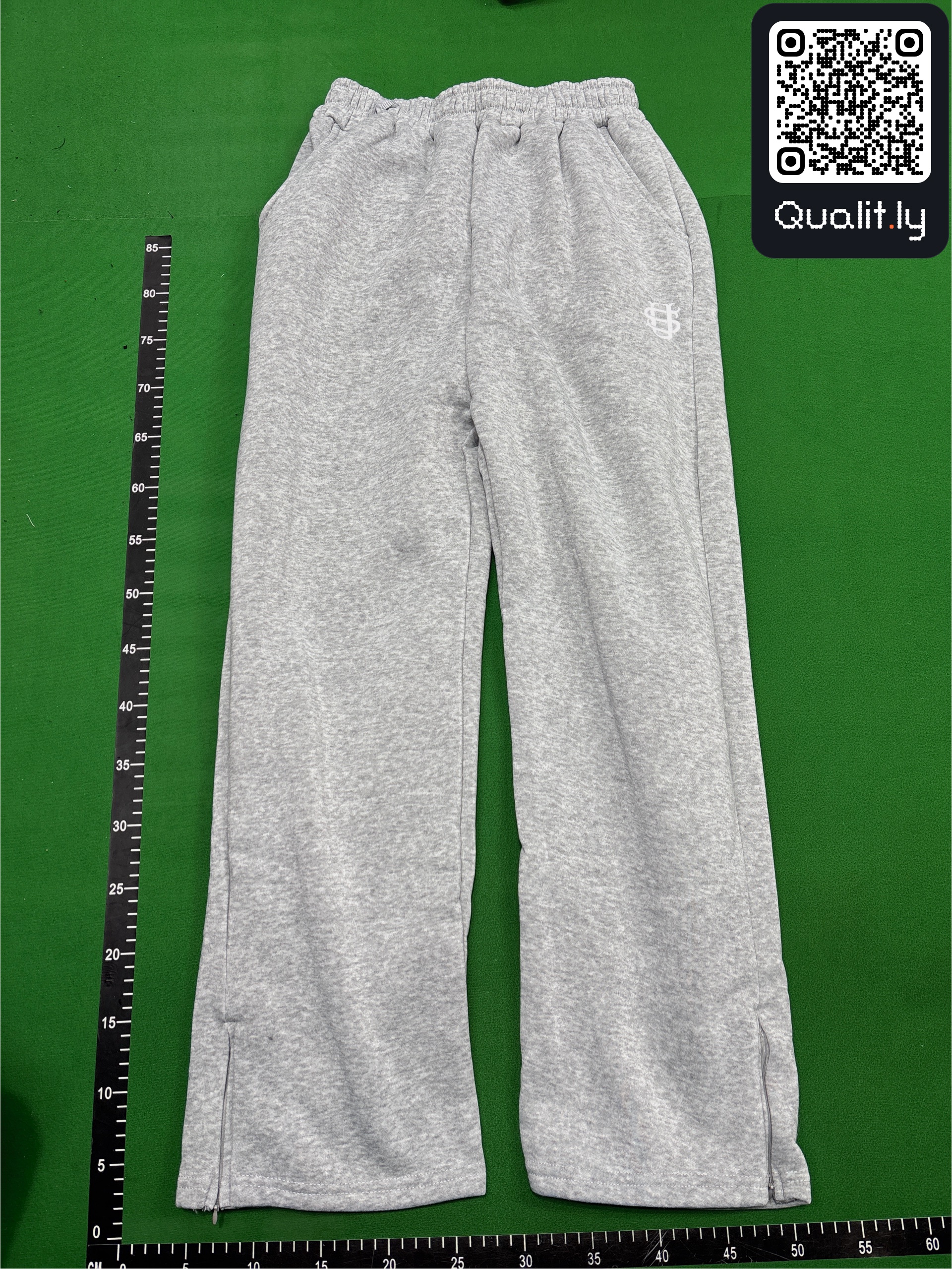 Pants QC photo 2 of 113