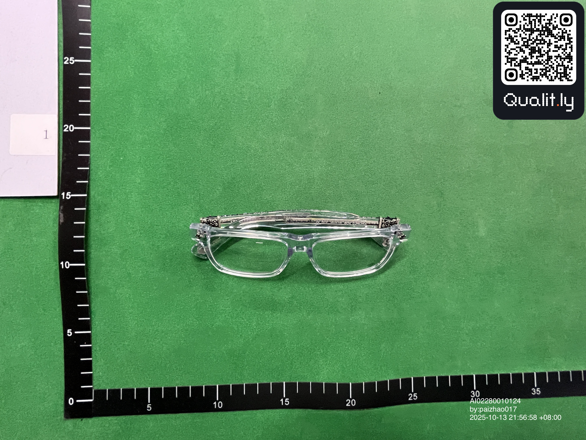 Sneakers QC photo 1 of 6