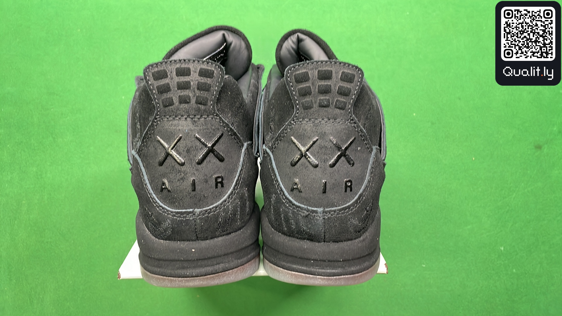 Sneakers QC photo 3 of 6
