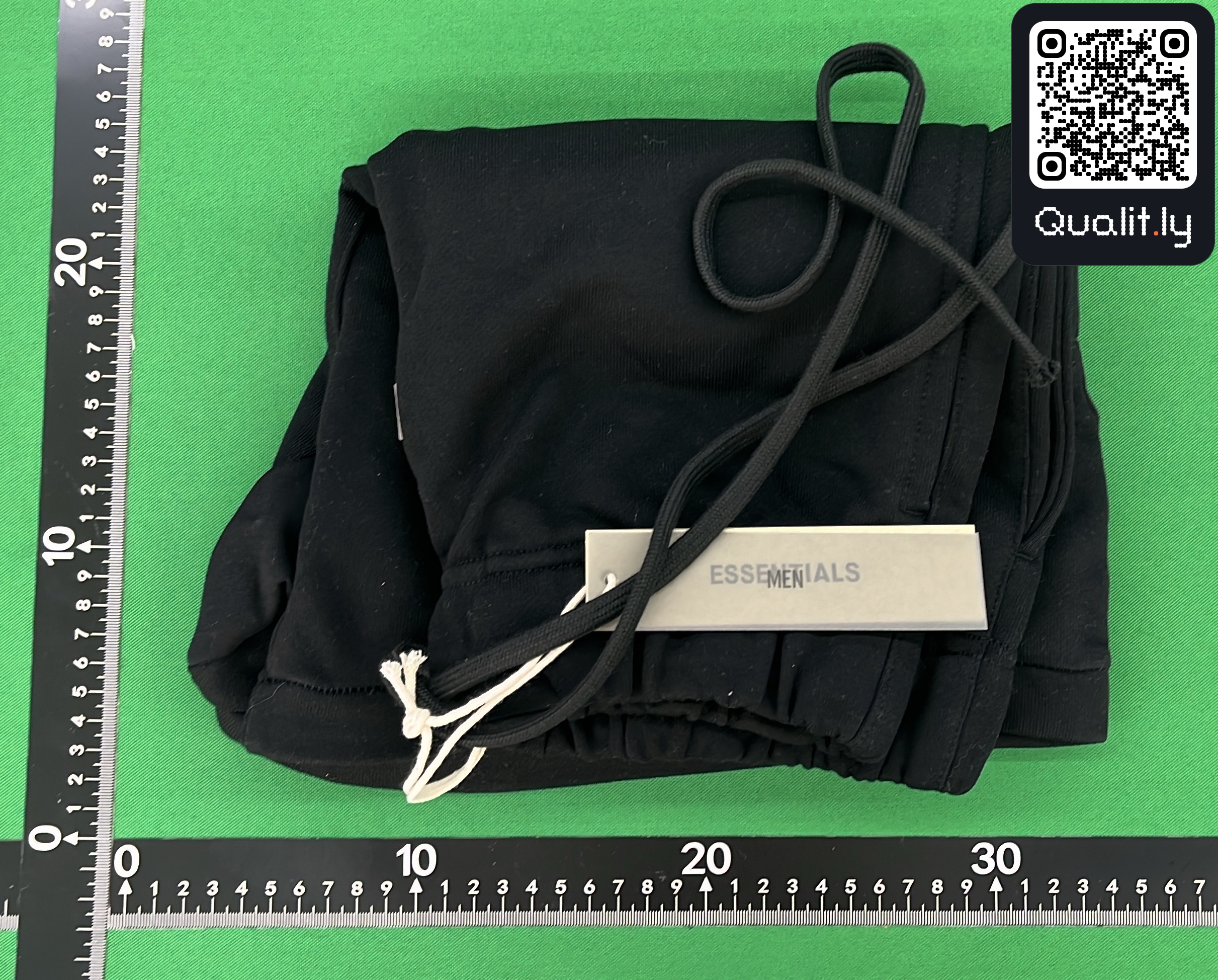Short — photo QC 1 sur 56