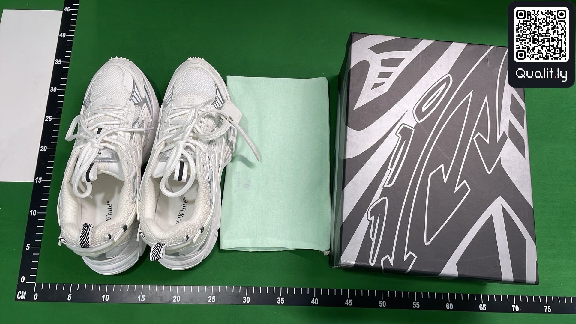 Sneakers — QC-foto 1 van 24