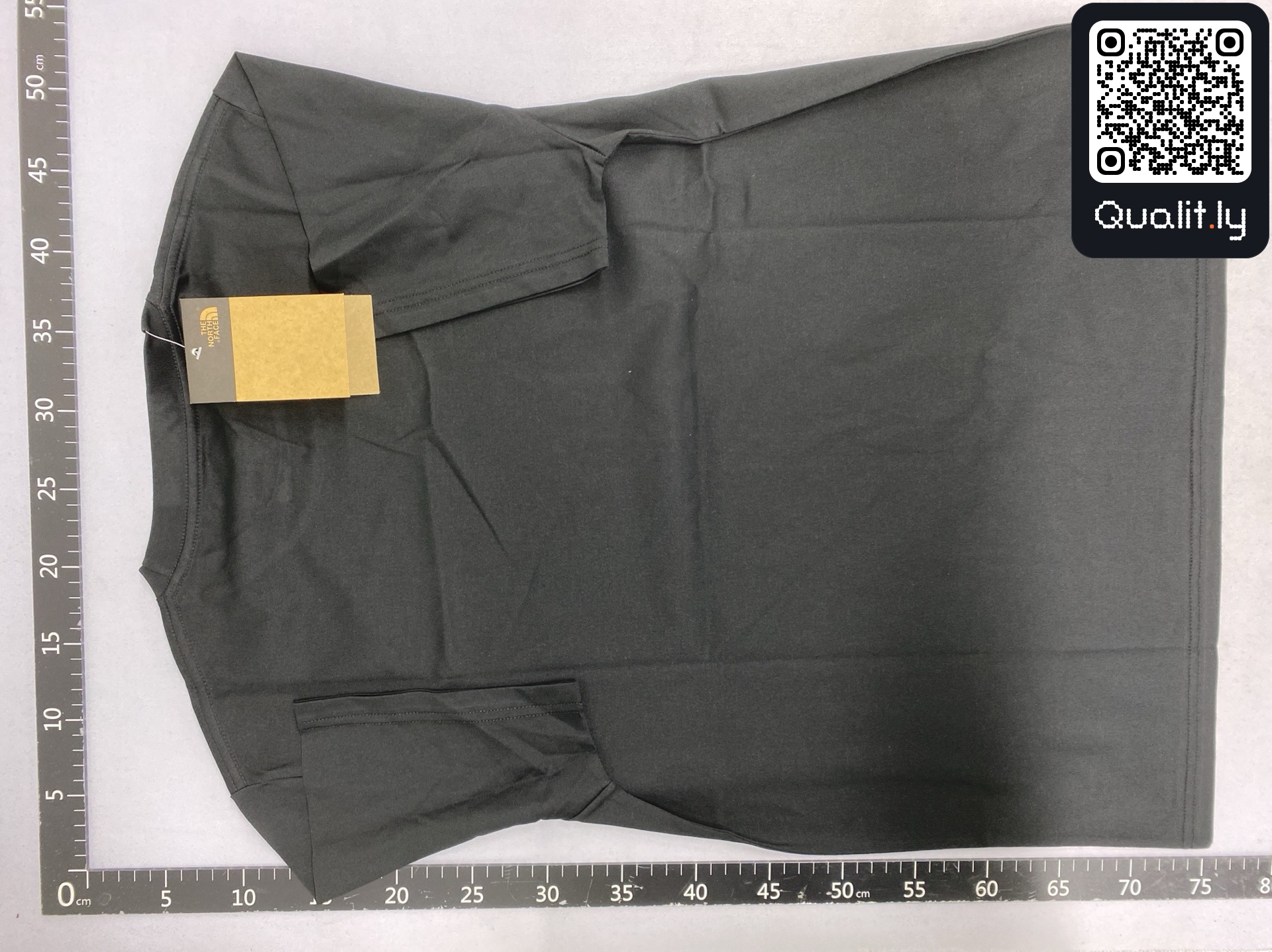 T-shirt — foto QC 2 di 87