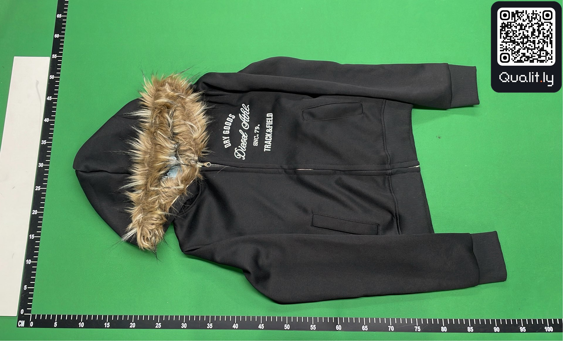 Hoodie — QC-Foto 2 von 4