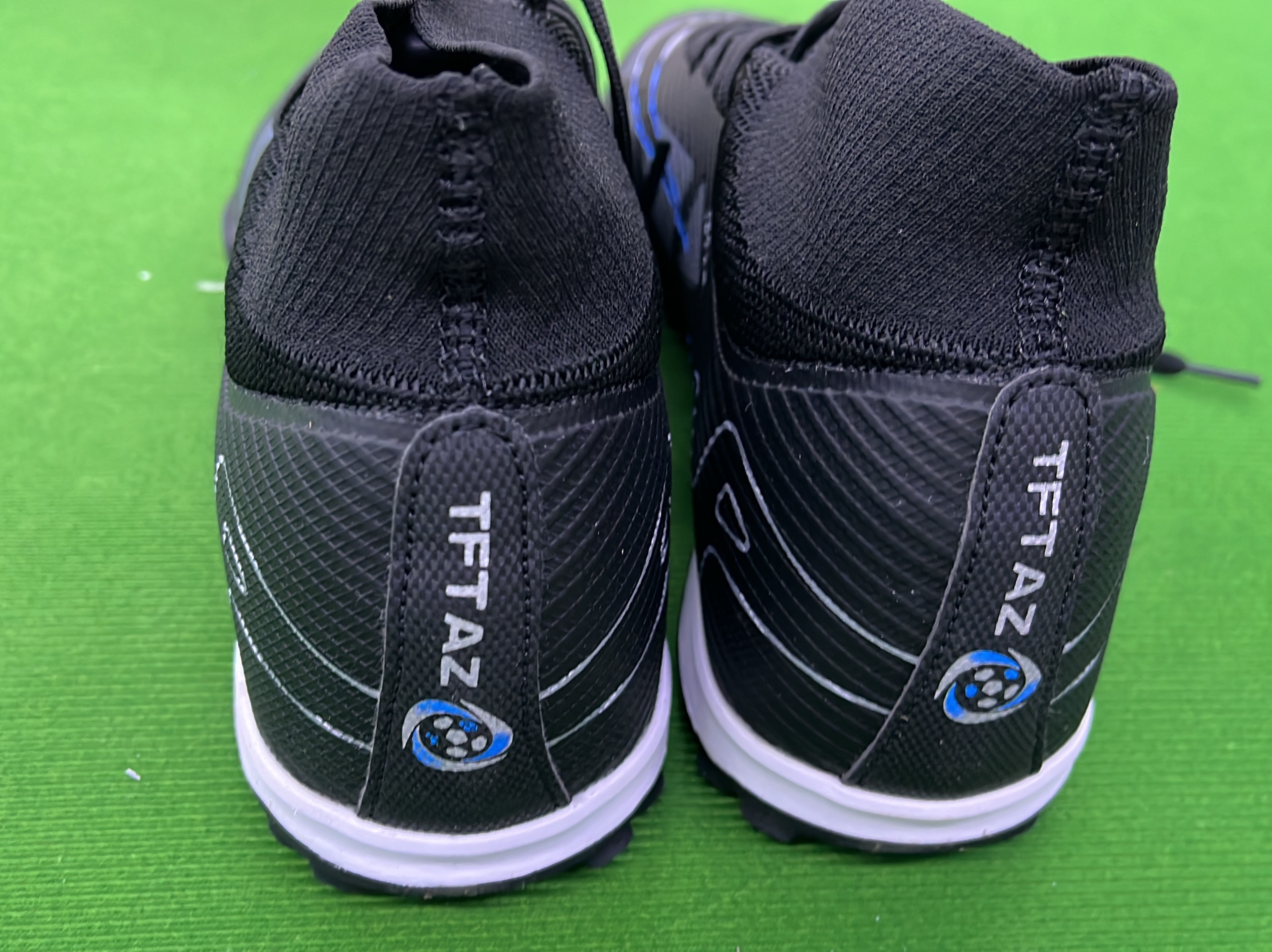 Sneakers — QC-foto 2 av 6