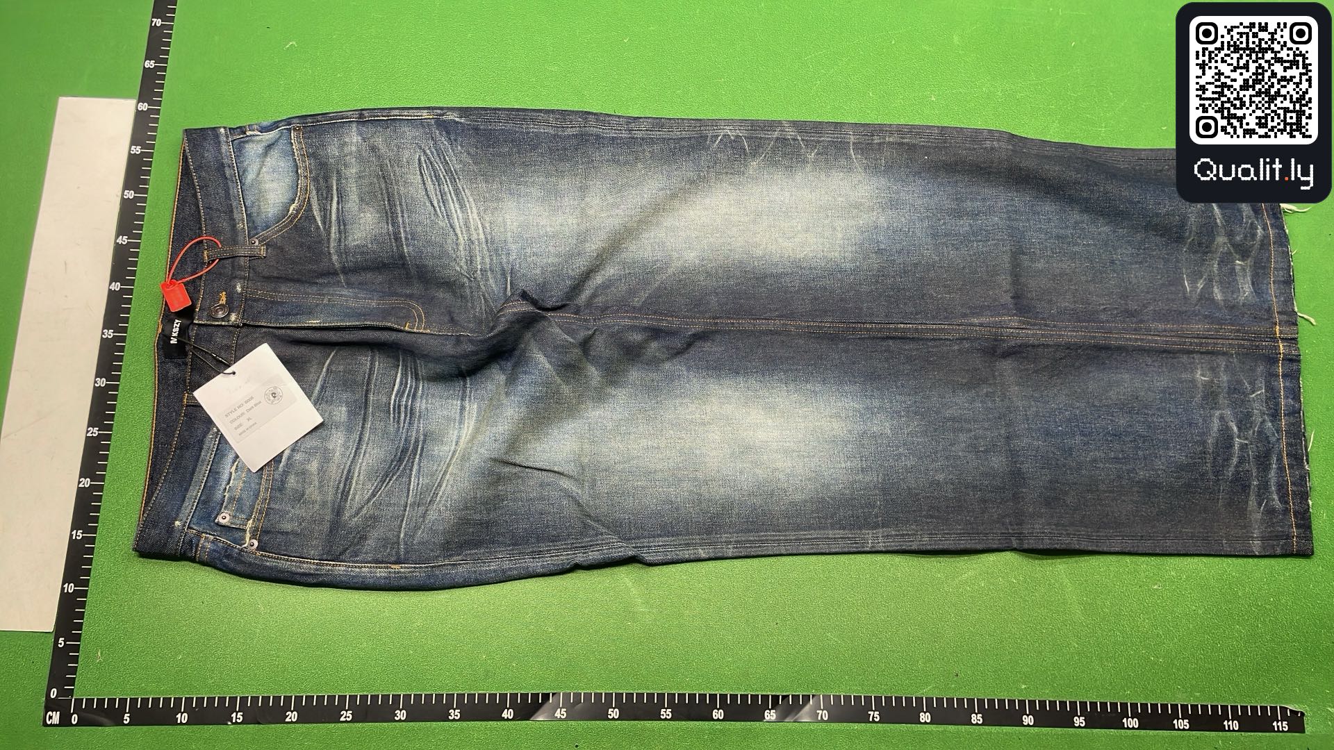 Jeans — QC-foto 2 av 4