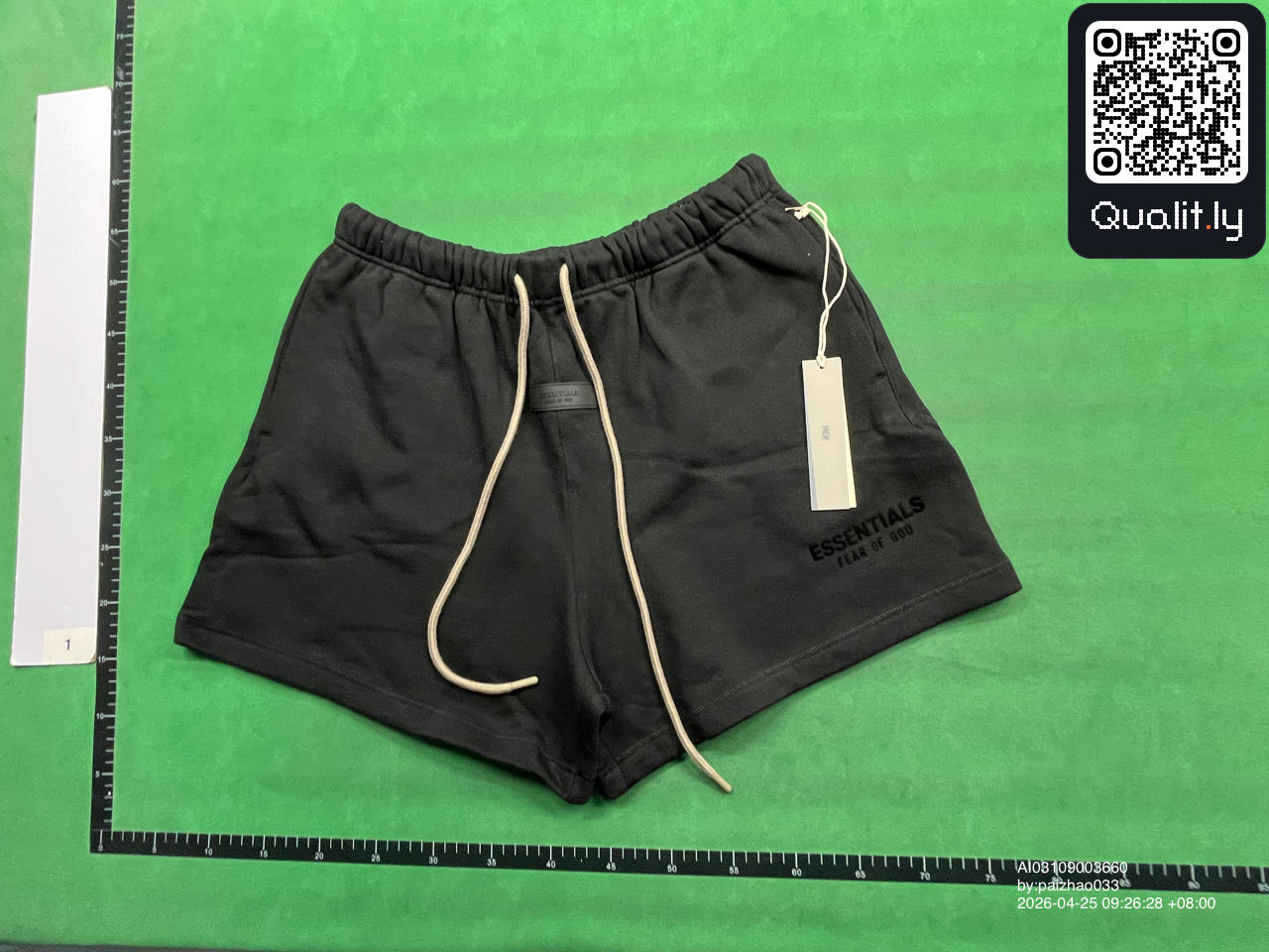Shorts QC photo 3 of 52