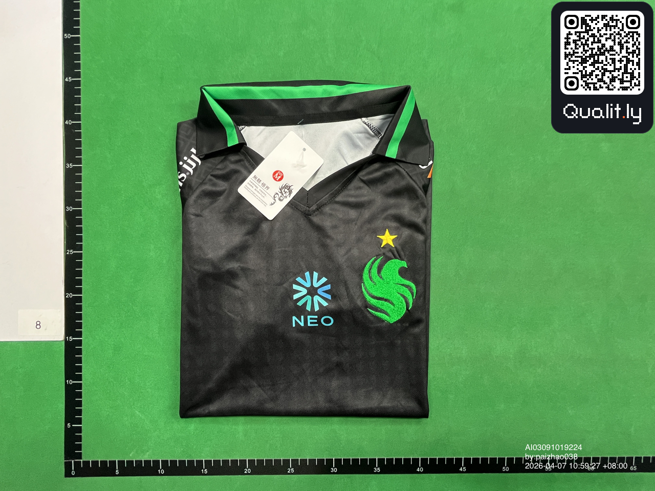 T-shirt — foto QC 1 di 4
