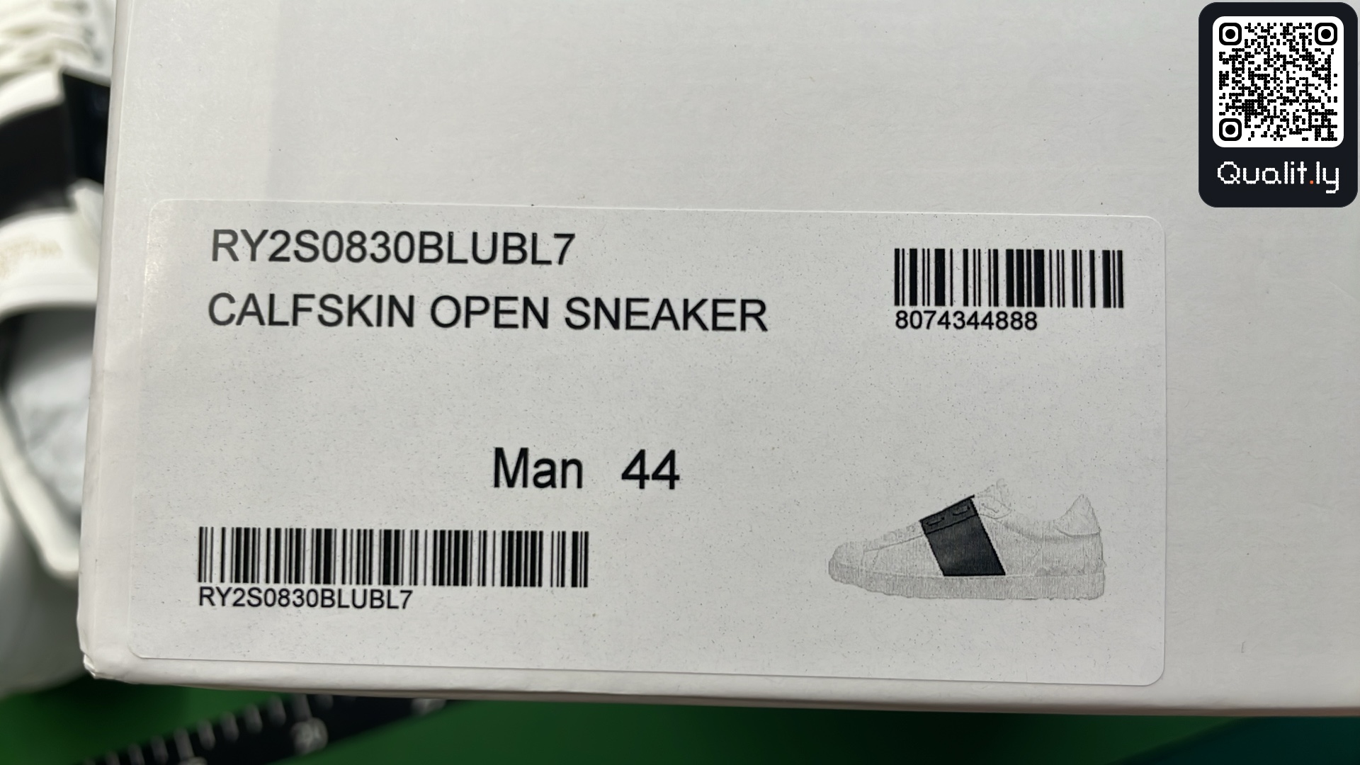 Sneakers QC photo 2 of 6