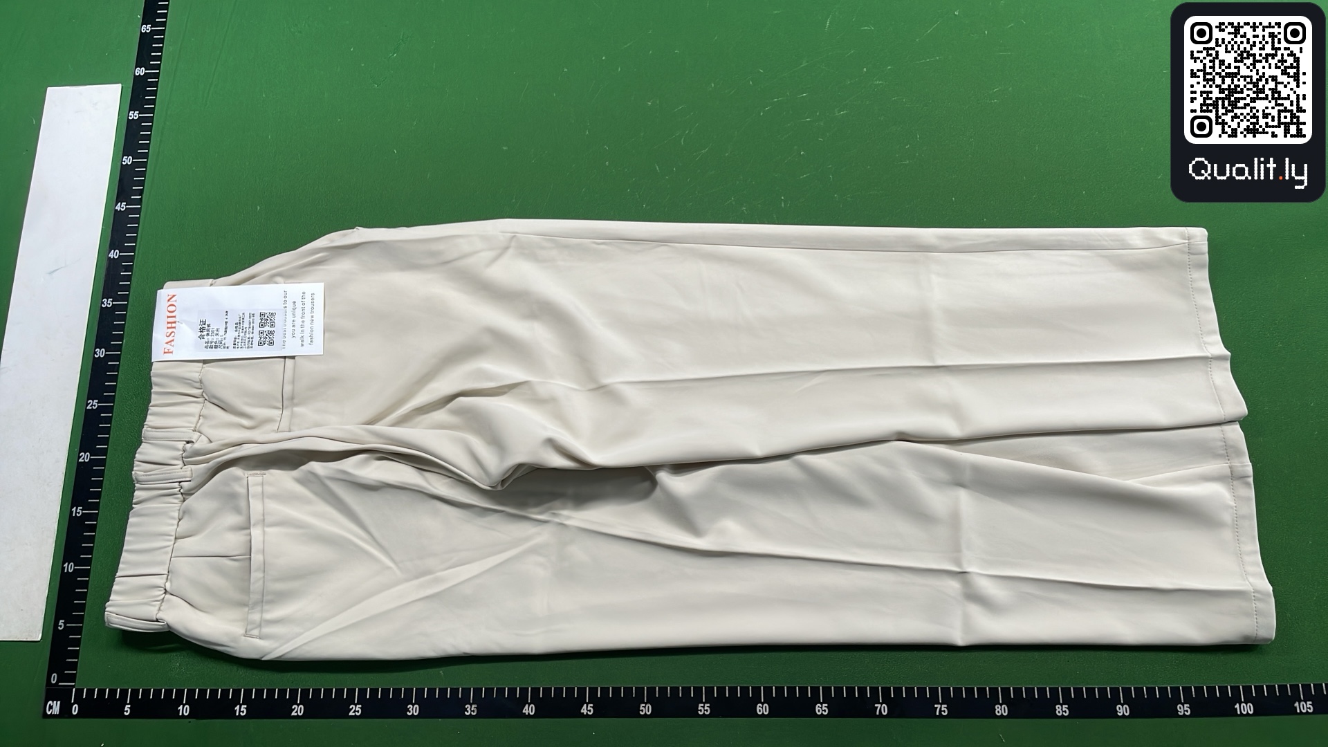 Pantaloni — foto QC 3 di 4