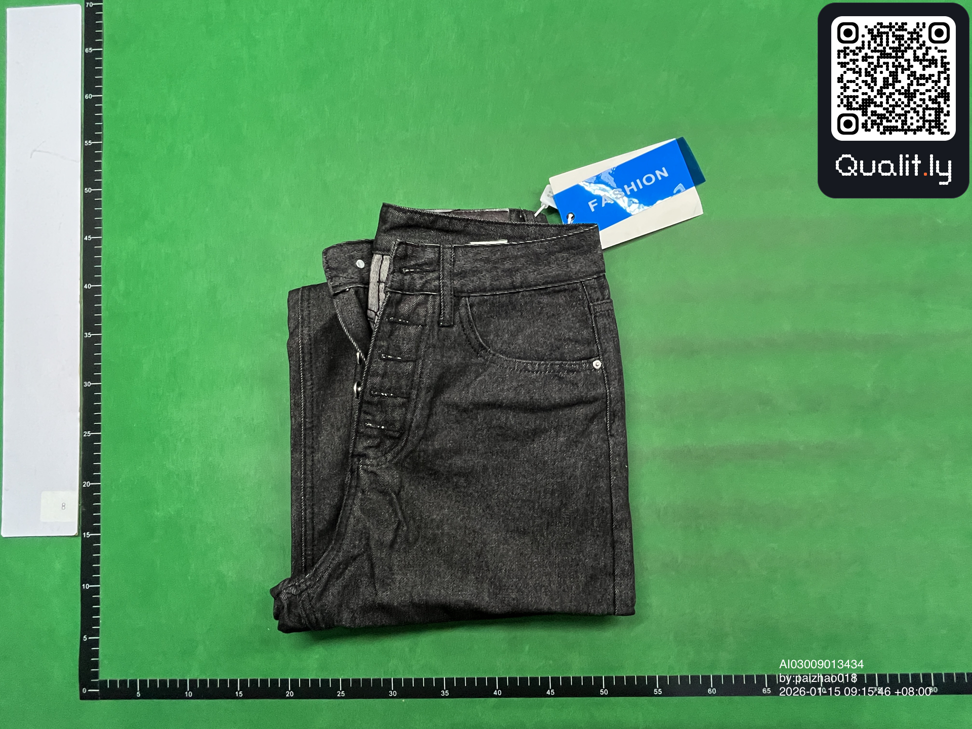Jeans — QC-foto 1 van 12